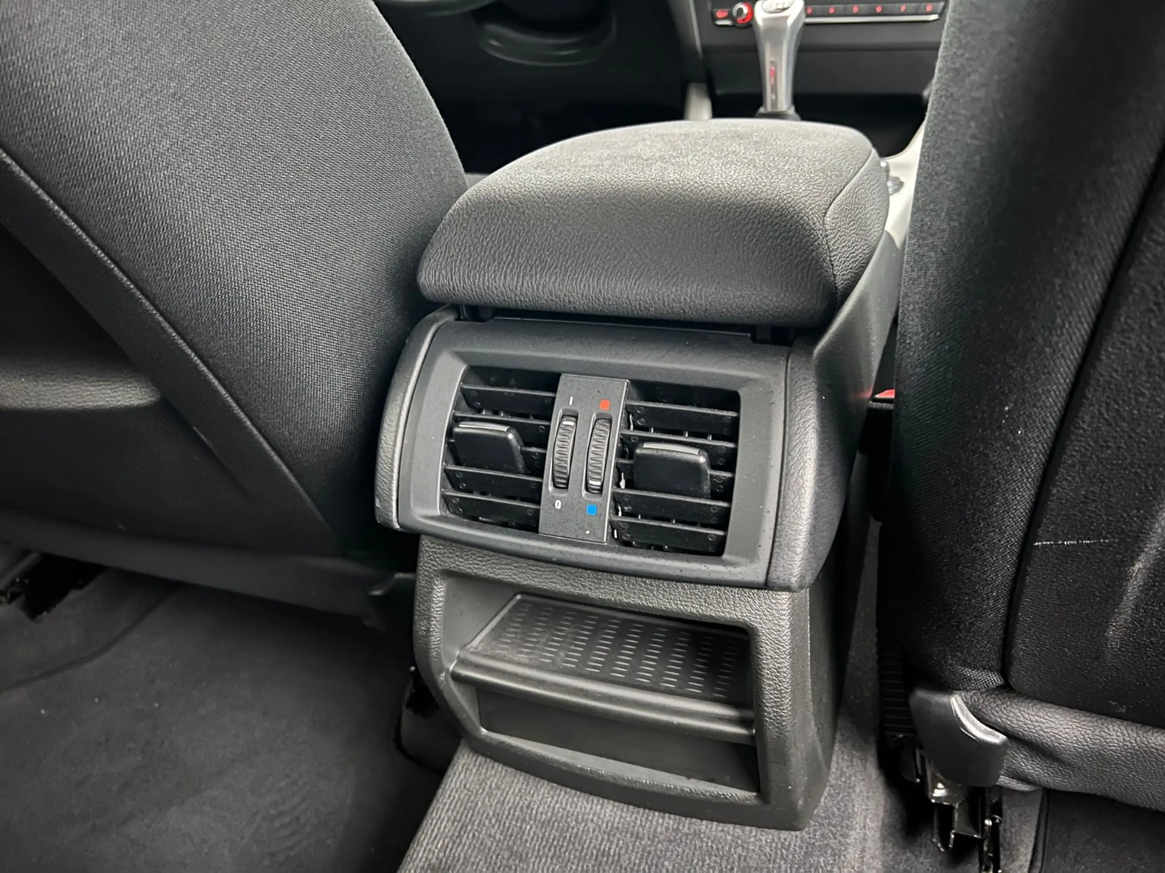 BMW X3 20d / 4x4 / NUR 42.tKM / RENTNER/ GARANTIE — photo 36
