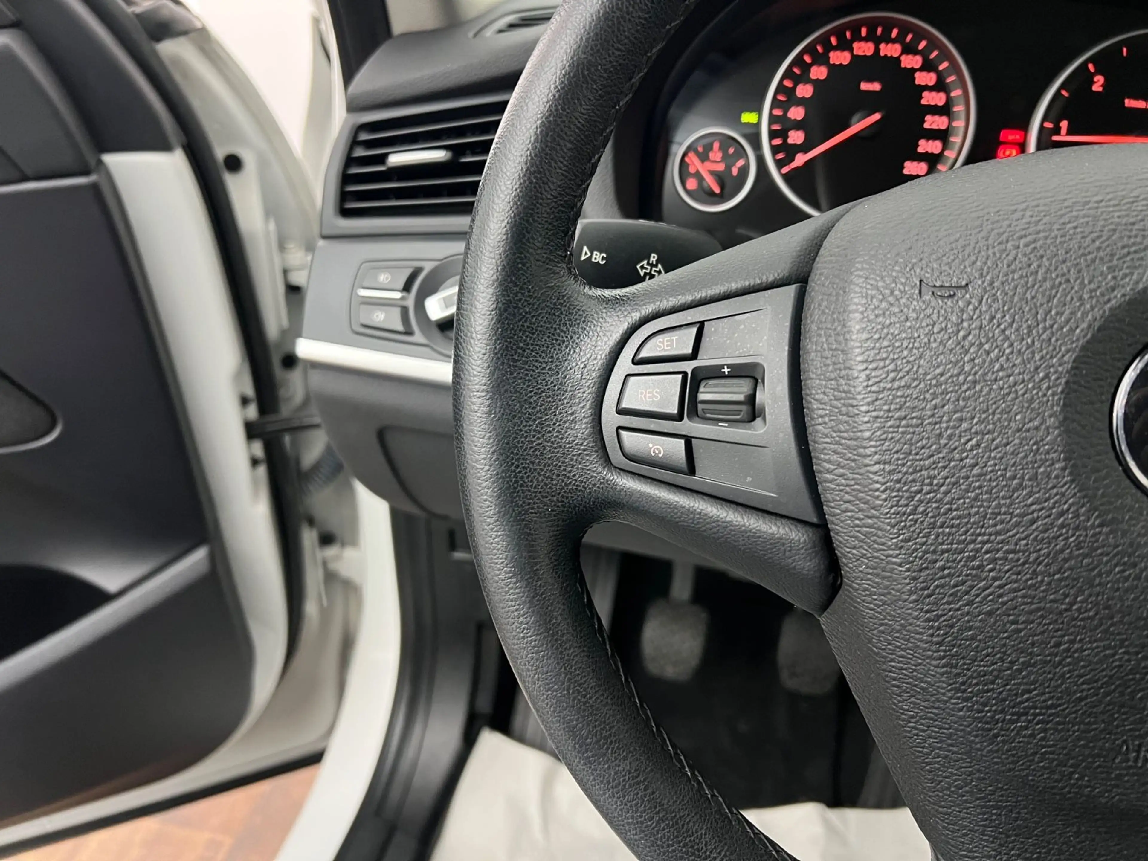 BMW X3 20d / 4x4 / NUR 42.tKM / RENTNER/ GARANTIE — photo 16