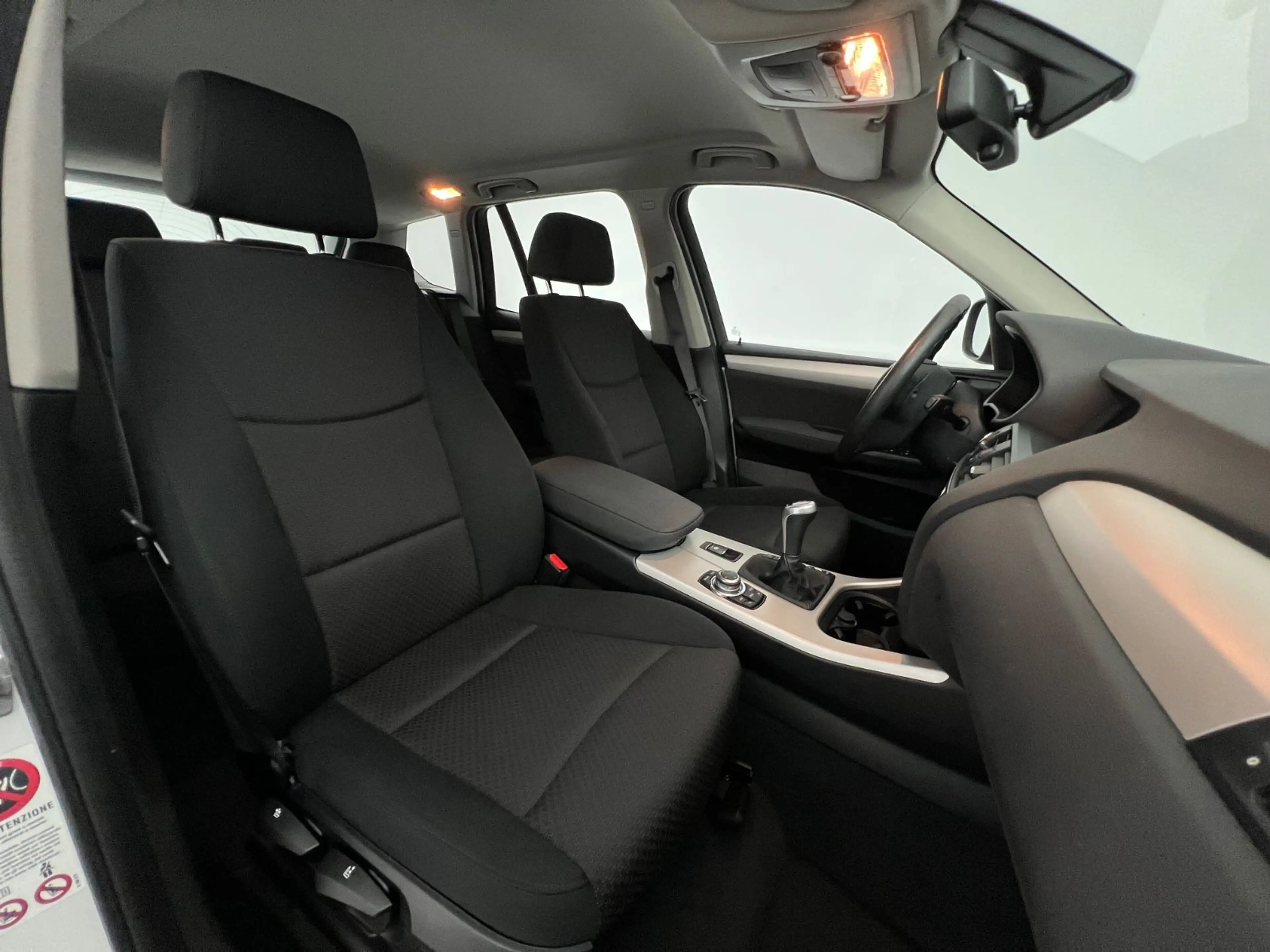 BMW X3 20d / 4x4 / NUR 42.tKM / RENTNER/ GARANTIE — photo 6