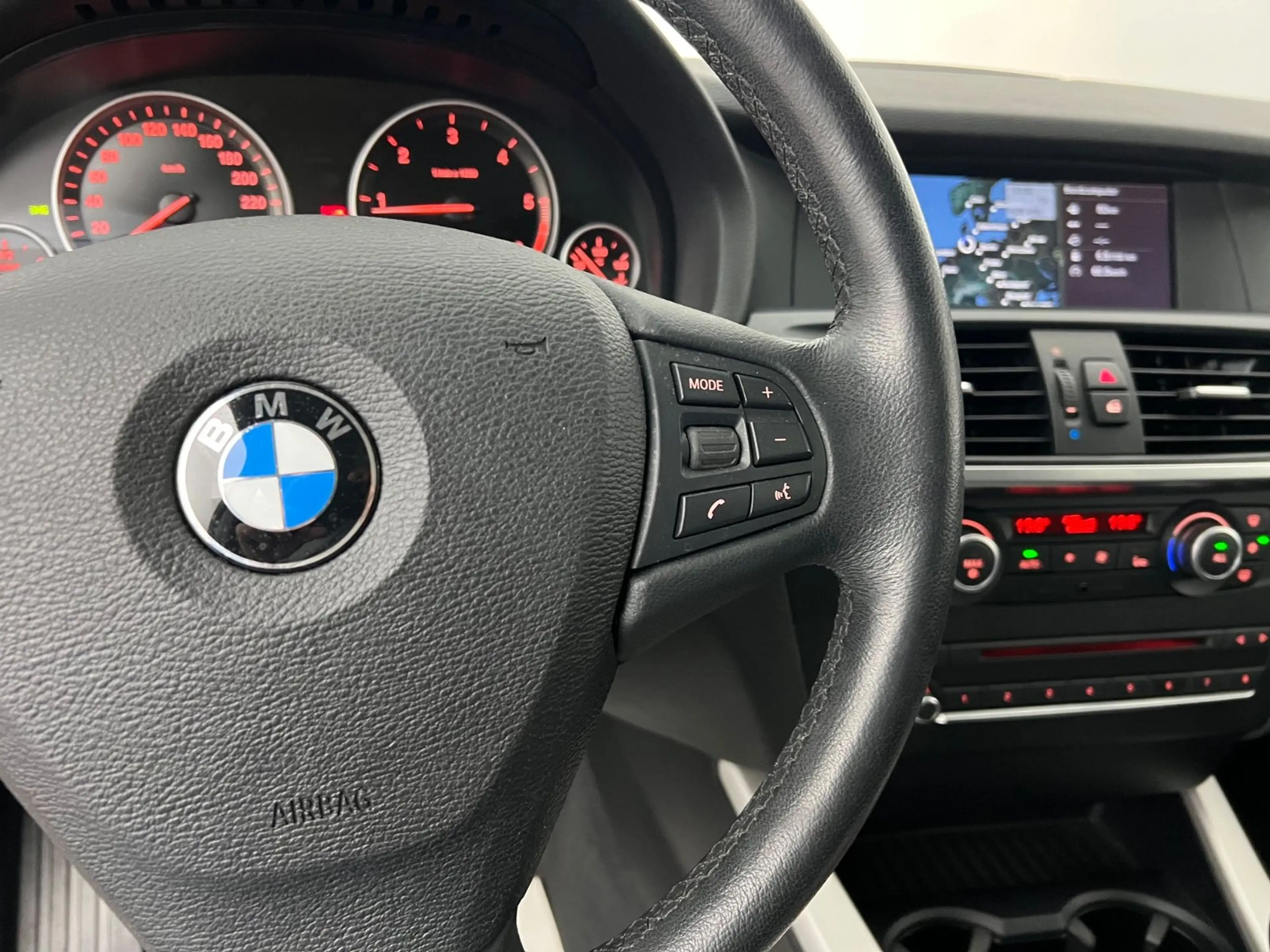 BMW X3 20d / 4x4 / NUR 42.tKM / RENTNER/ GARANTIE — photo 17