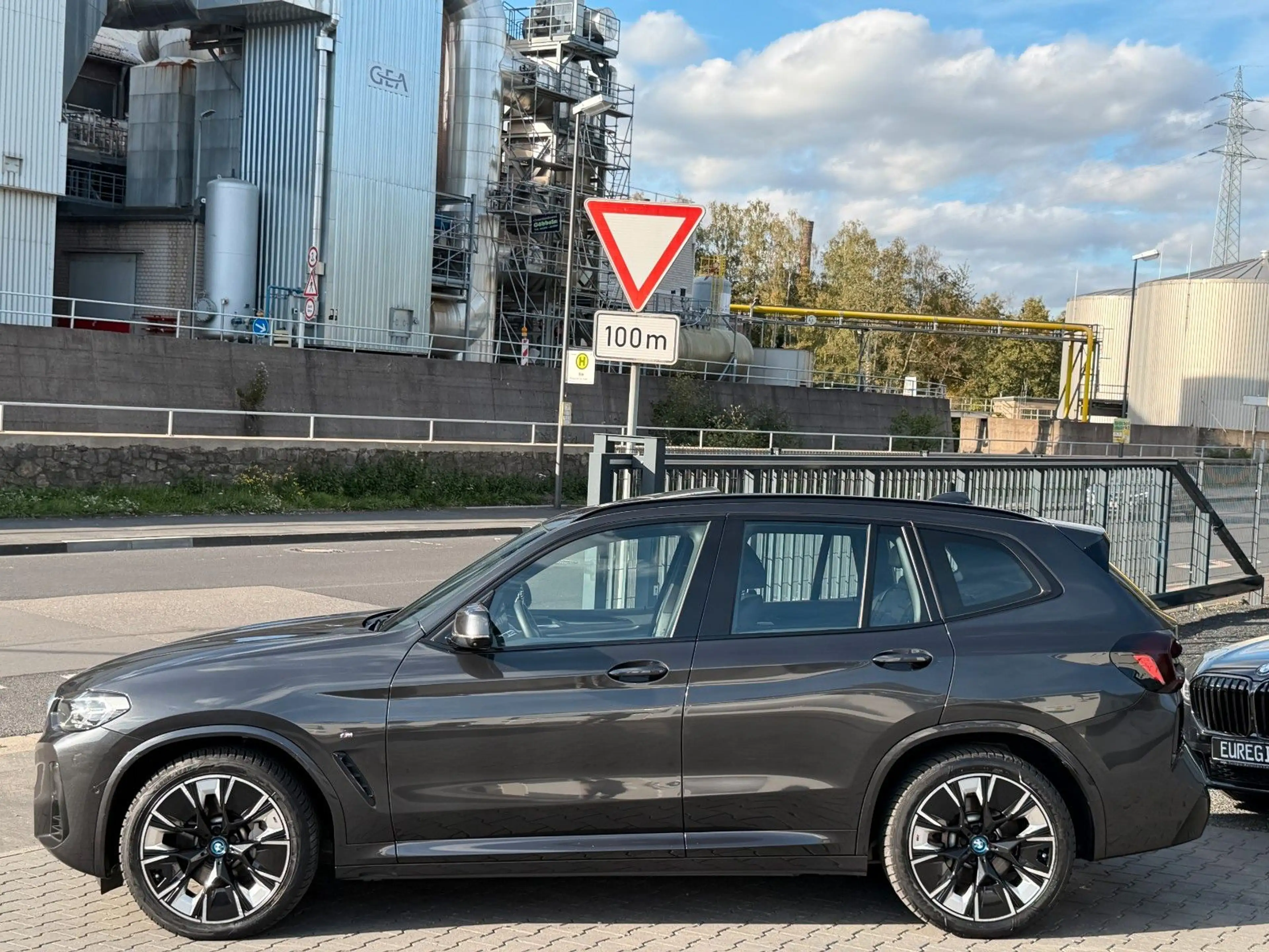 BMW iX3 Aut. Head Up - Panorama - M Sportpaket /// — photo 7