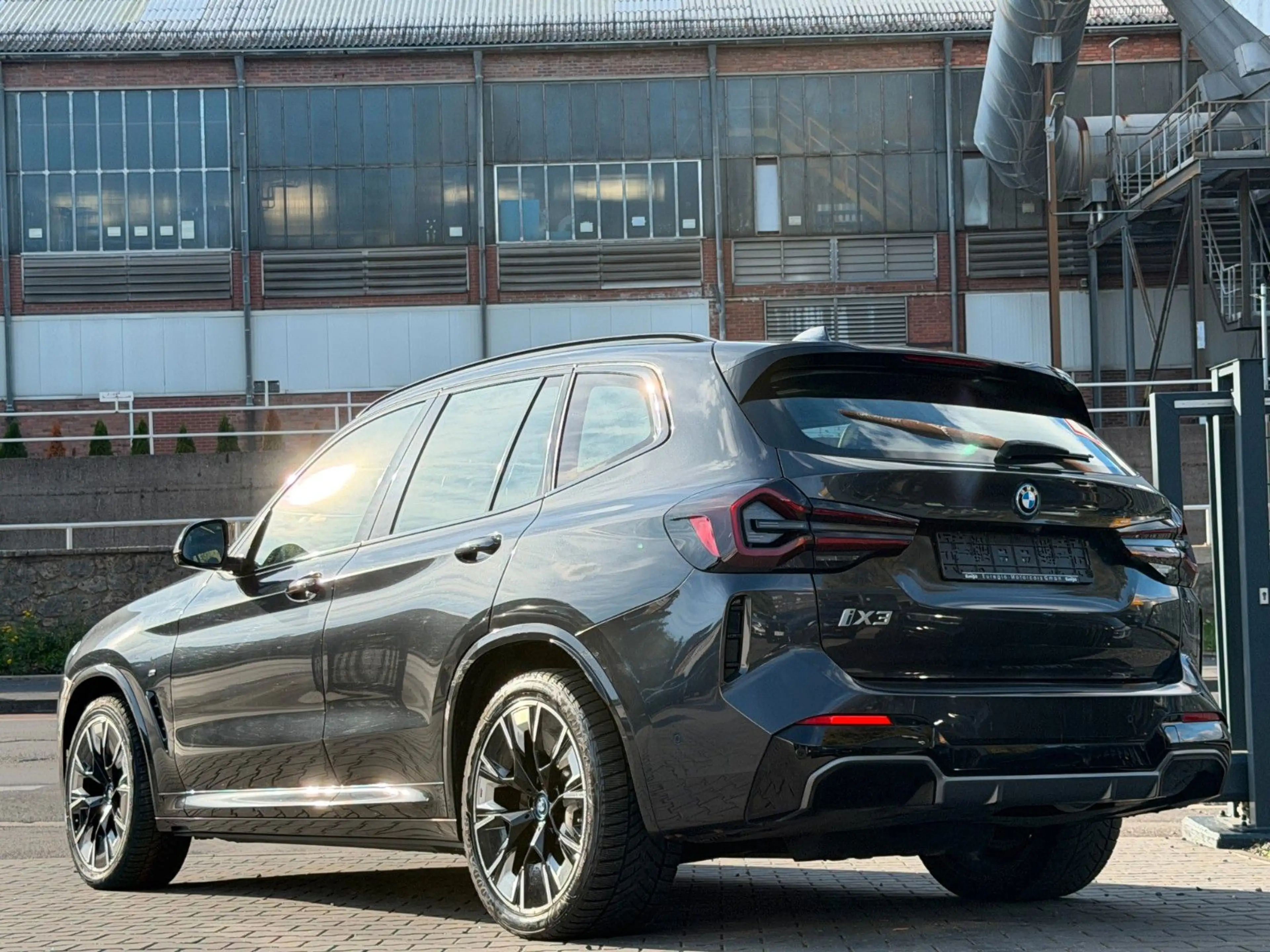 BMW iX3 Aut. Head Up - Panorama - M Sportpaket /// — photo 9