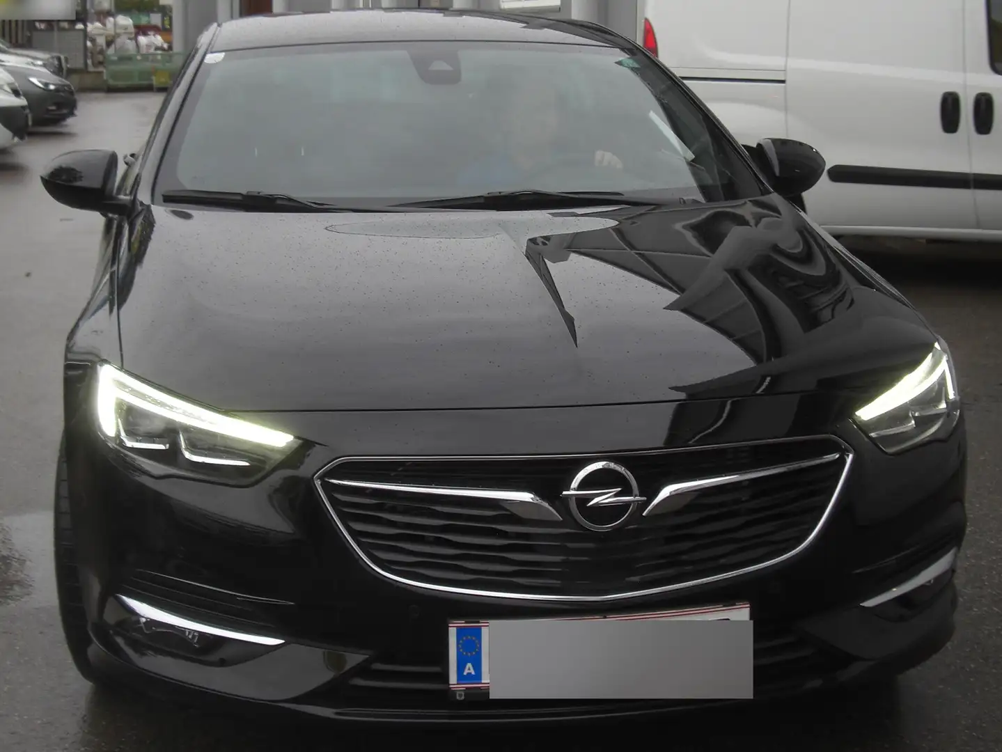 Opel Insignia Insignia Grand Sport 2,0 Turbo Dir. Inj. Dynamic St./St. Aut Dynamic Schwarz - 2