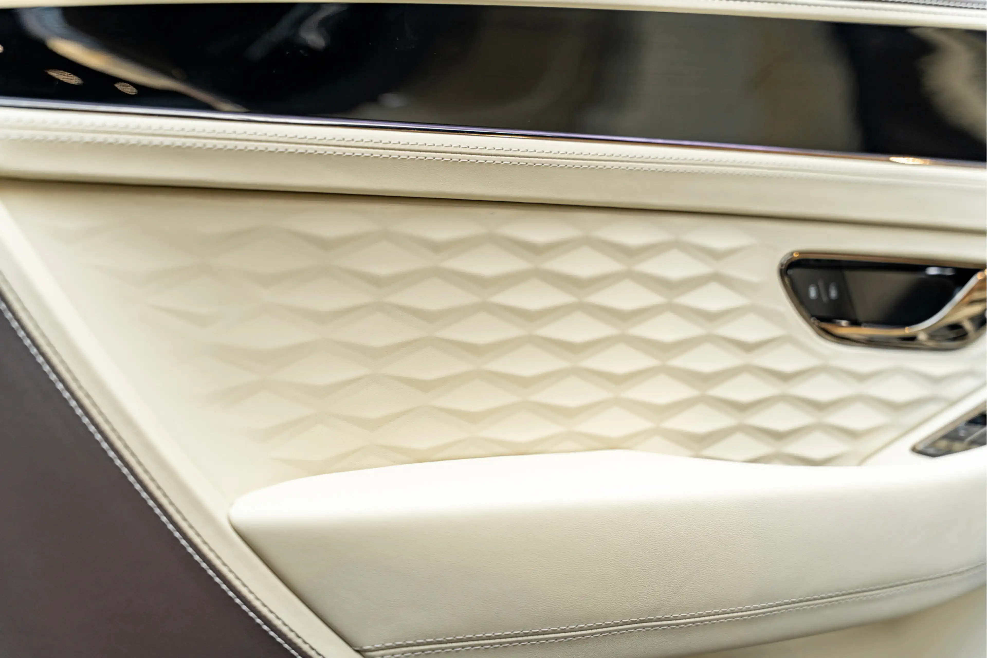 Bentley Continental GTC S Touring Package Mandarin 4.0 V8 Hybrid Spectre M — photo 32