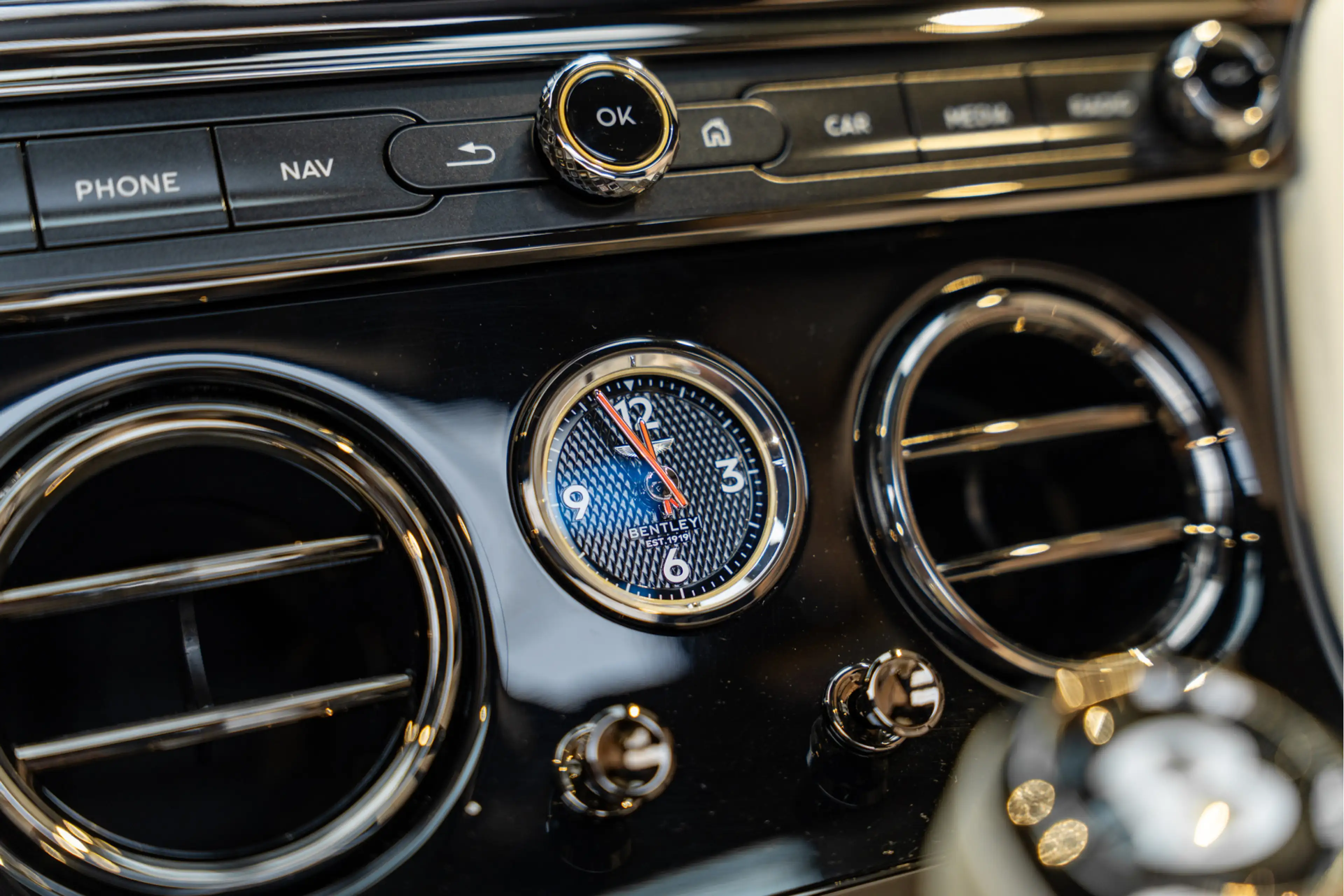 Bentley Continental GTC S Touring Package Mandarin 4.0 V8 Hybrid Spectre M — photo 45