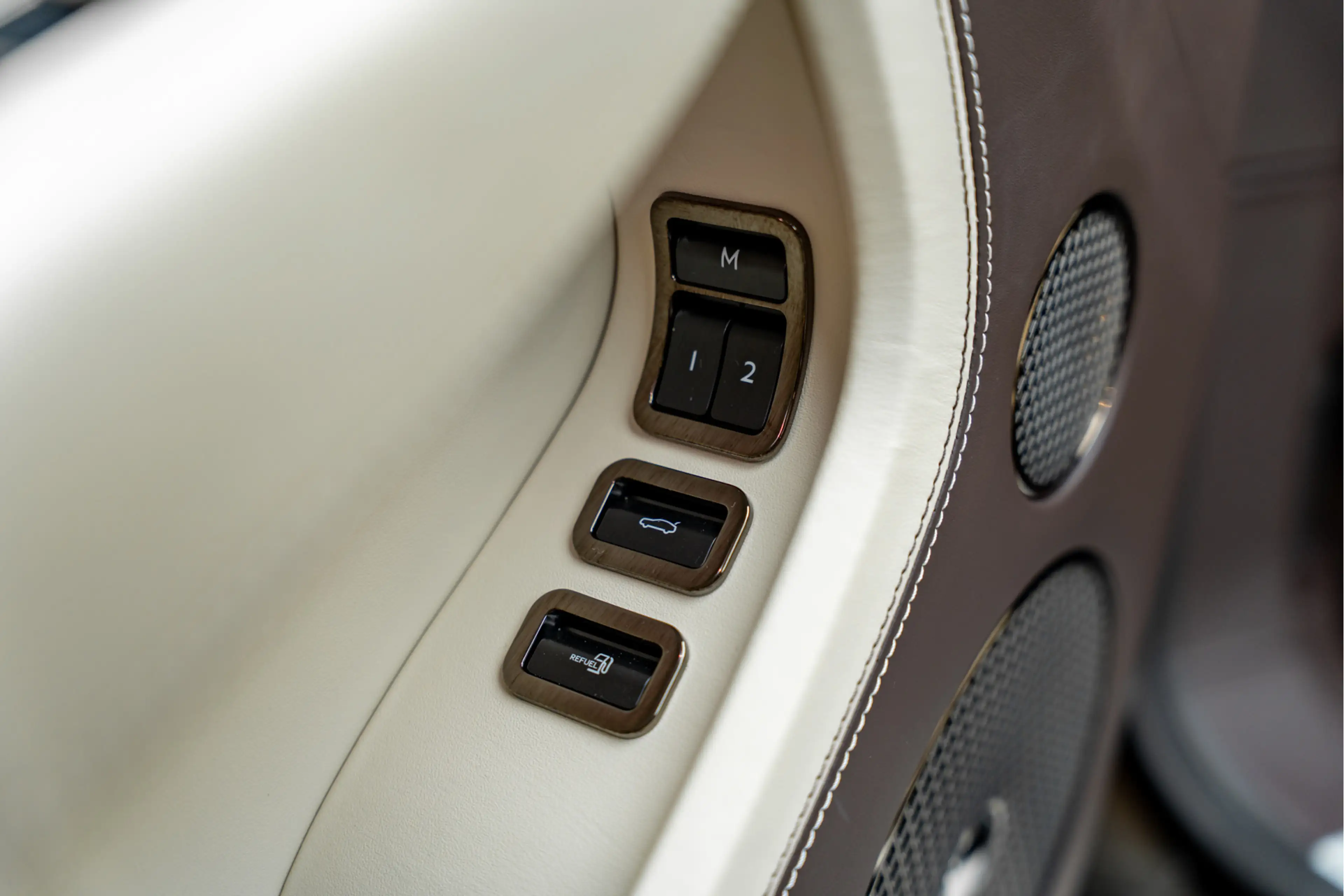 Bentley Continental GTC S Touring Package Mandarin 4.0 V8 Hybrid Spectre M — photo 34