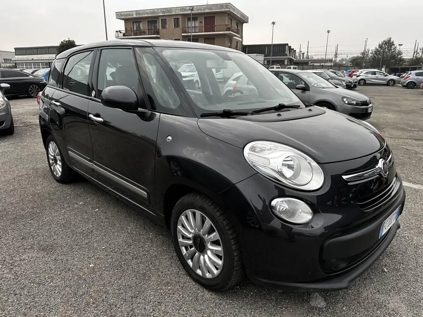 Fiat 500L Living 1.6 mjt Lounge 120cv E6 Nero - 2