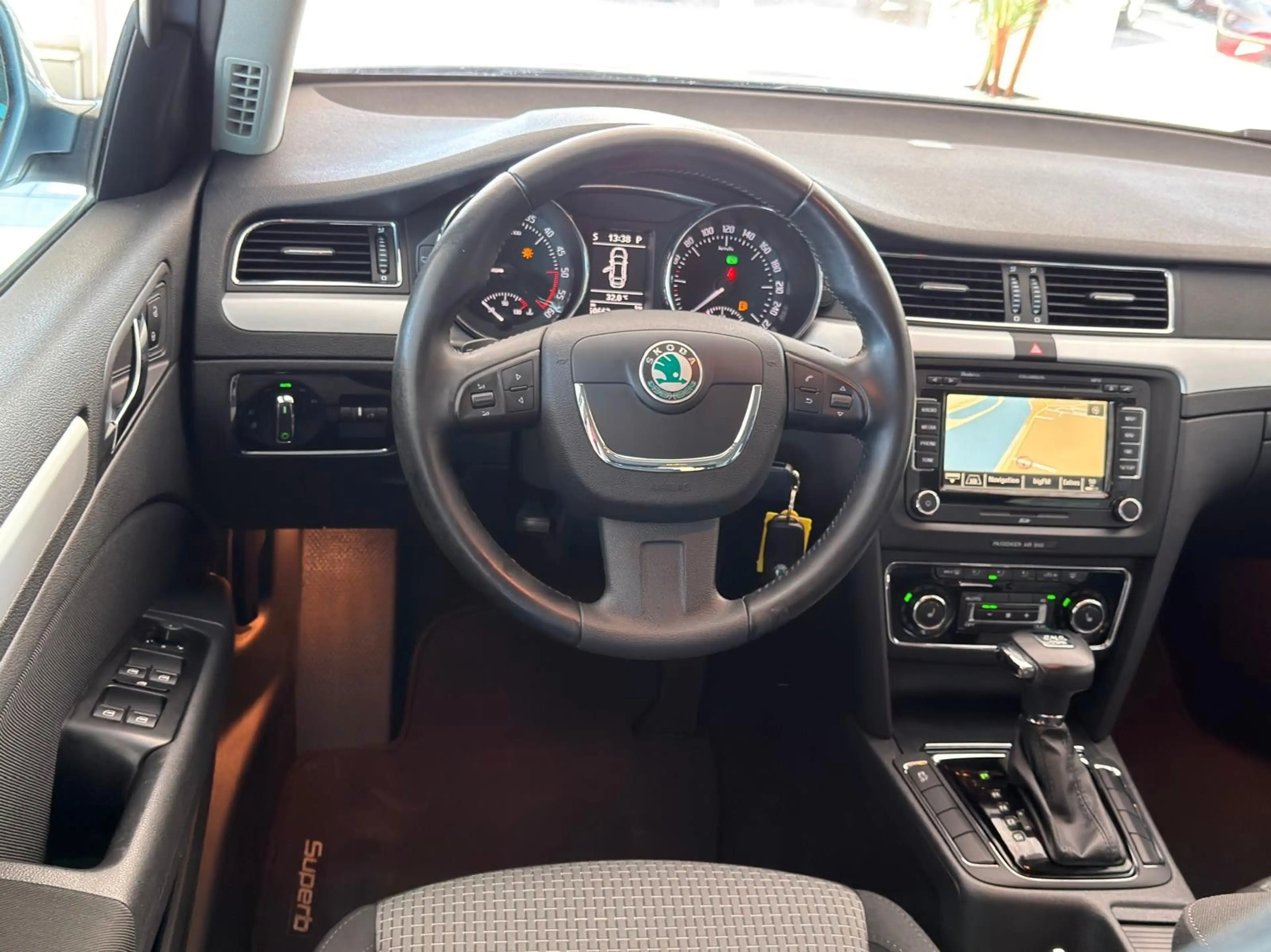 Skoda Superb Ambition 4X4+Automatik+Xenon+Navi+AHK — photo 10