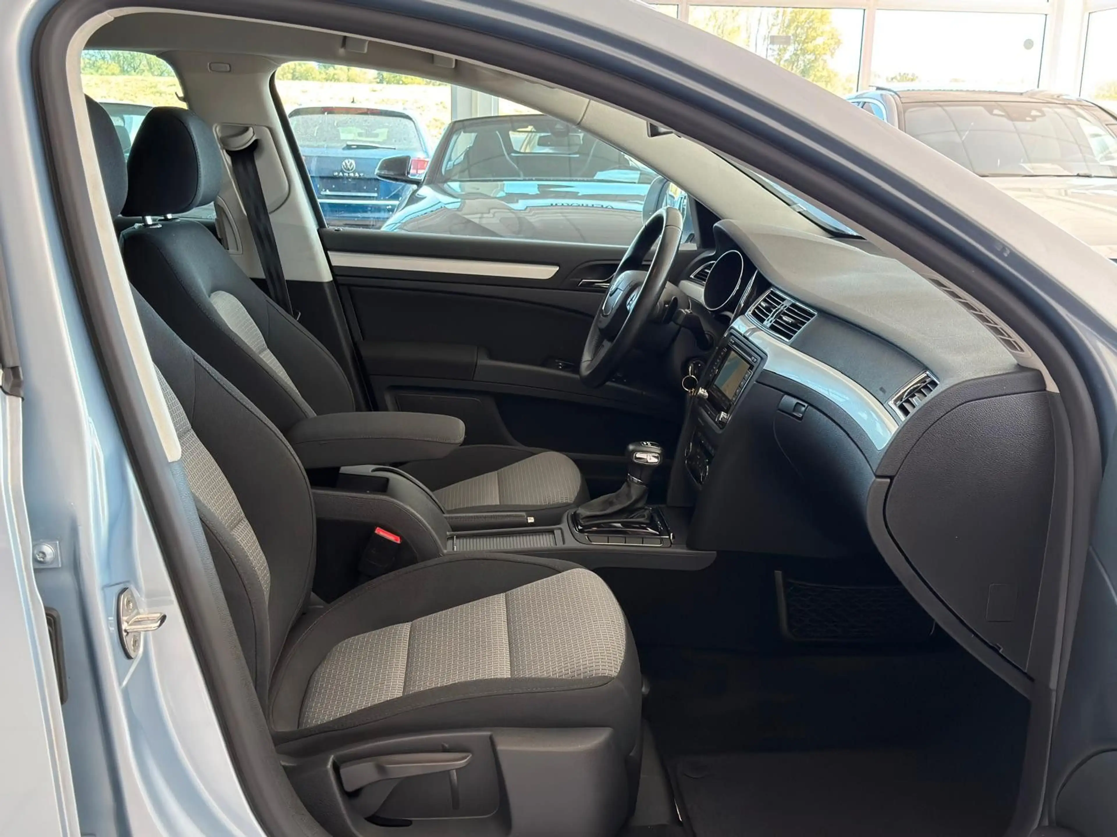 Skoda Superb Ambition 4X4+Automatik+Xenon+Navi+AHK — photo 12
