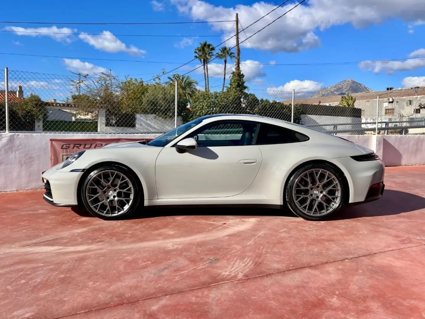 Porsche 911 Carrera Grey - 2