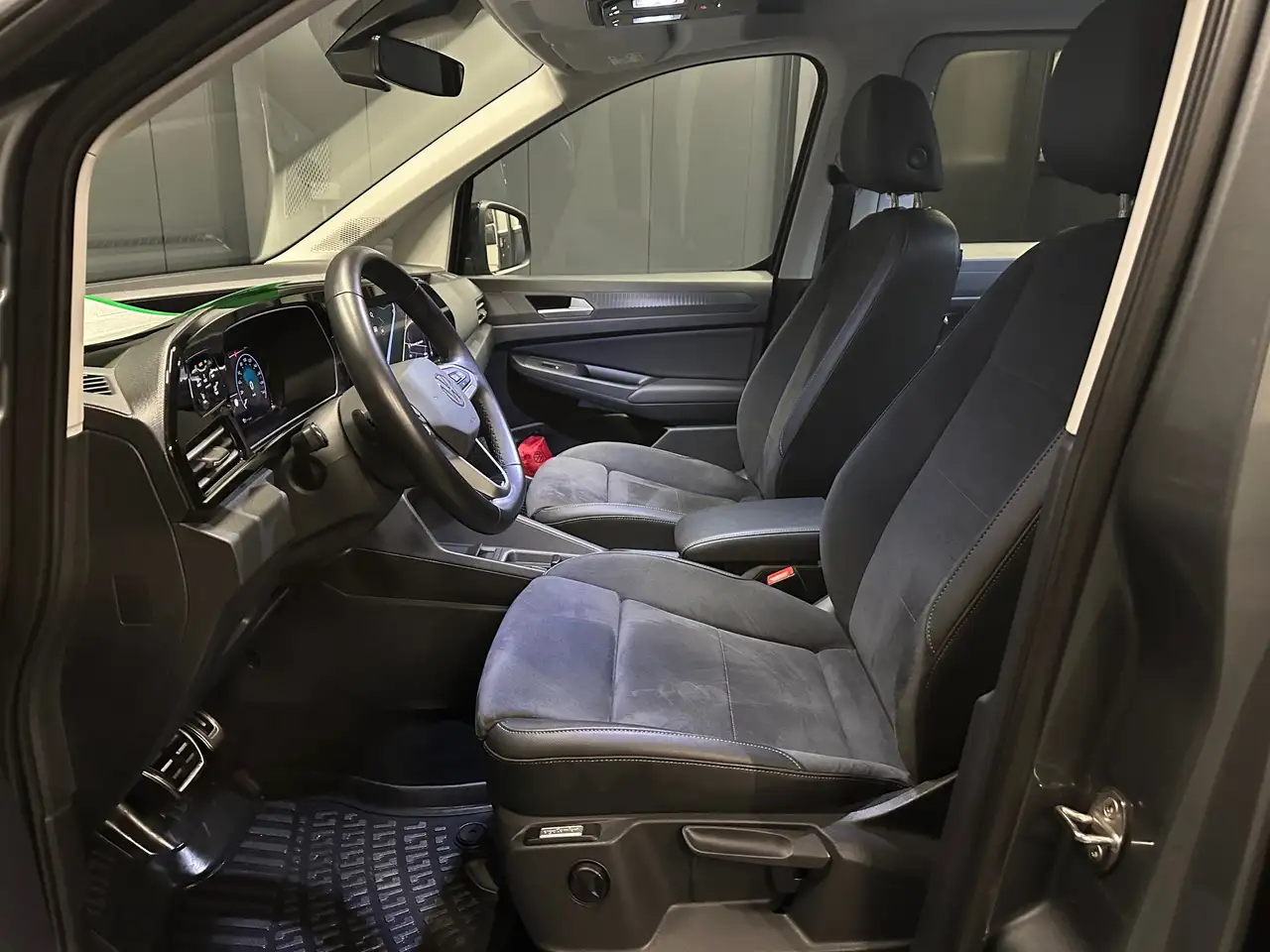 Volkswagen Caddy Maxi Style*AHK*NAVI Pro*LED*CarPlay*SHZG*Alcantara, миниатюра 14