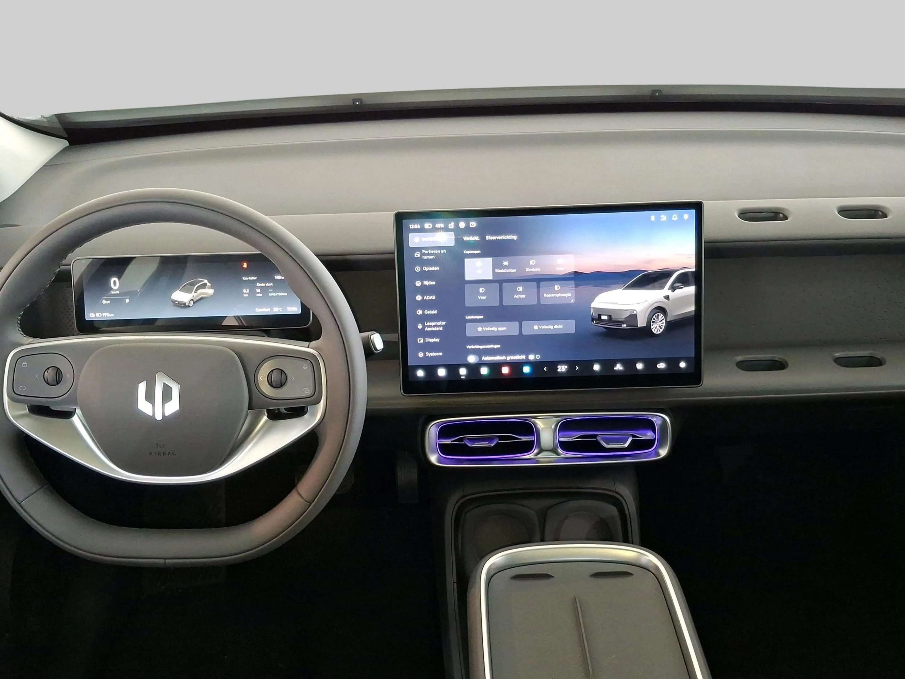 Leapmotor B10 EV 67,1 kWh 218pk Design — photo 11