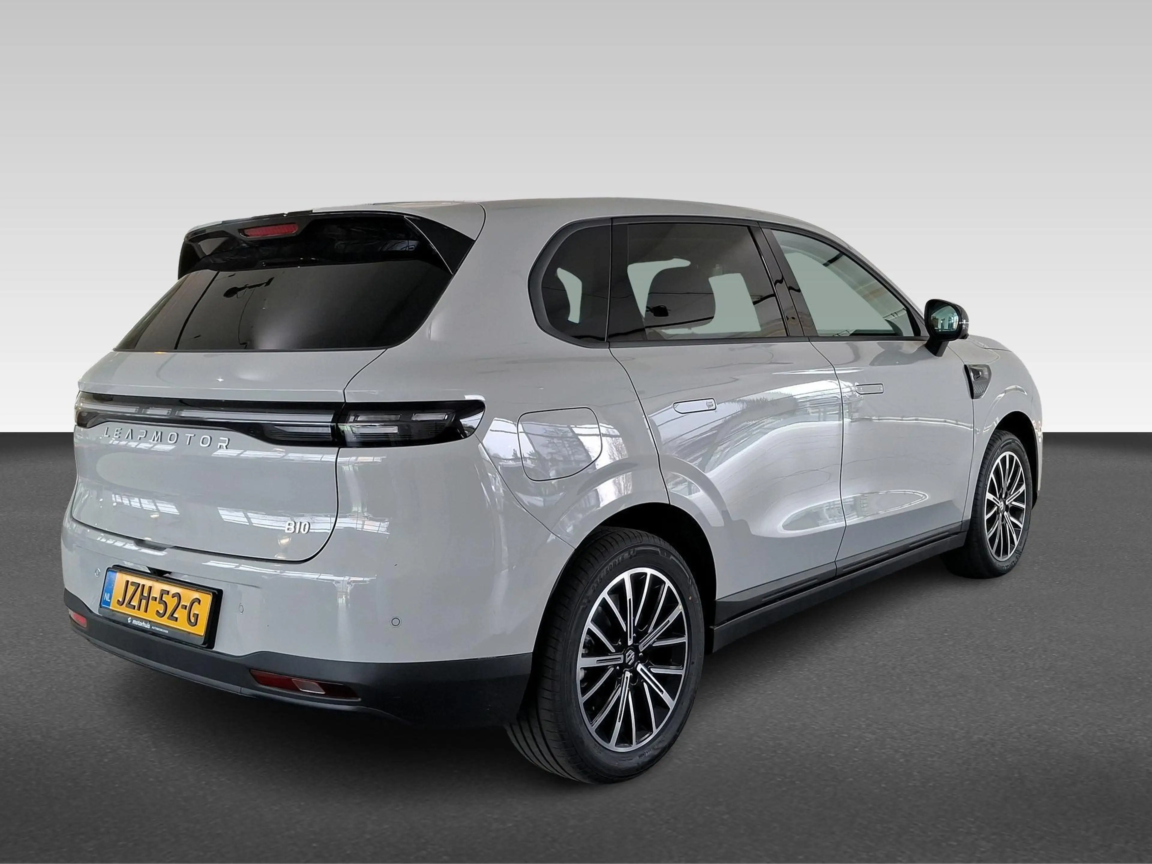 Leapmotor B10 EV 67,1 kWh 218pk Design — photo 6