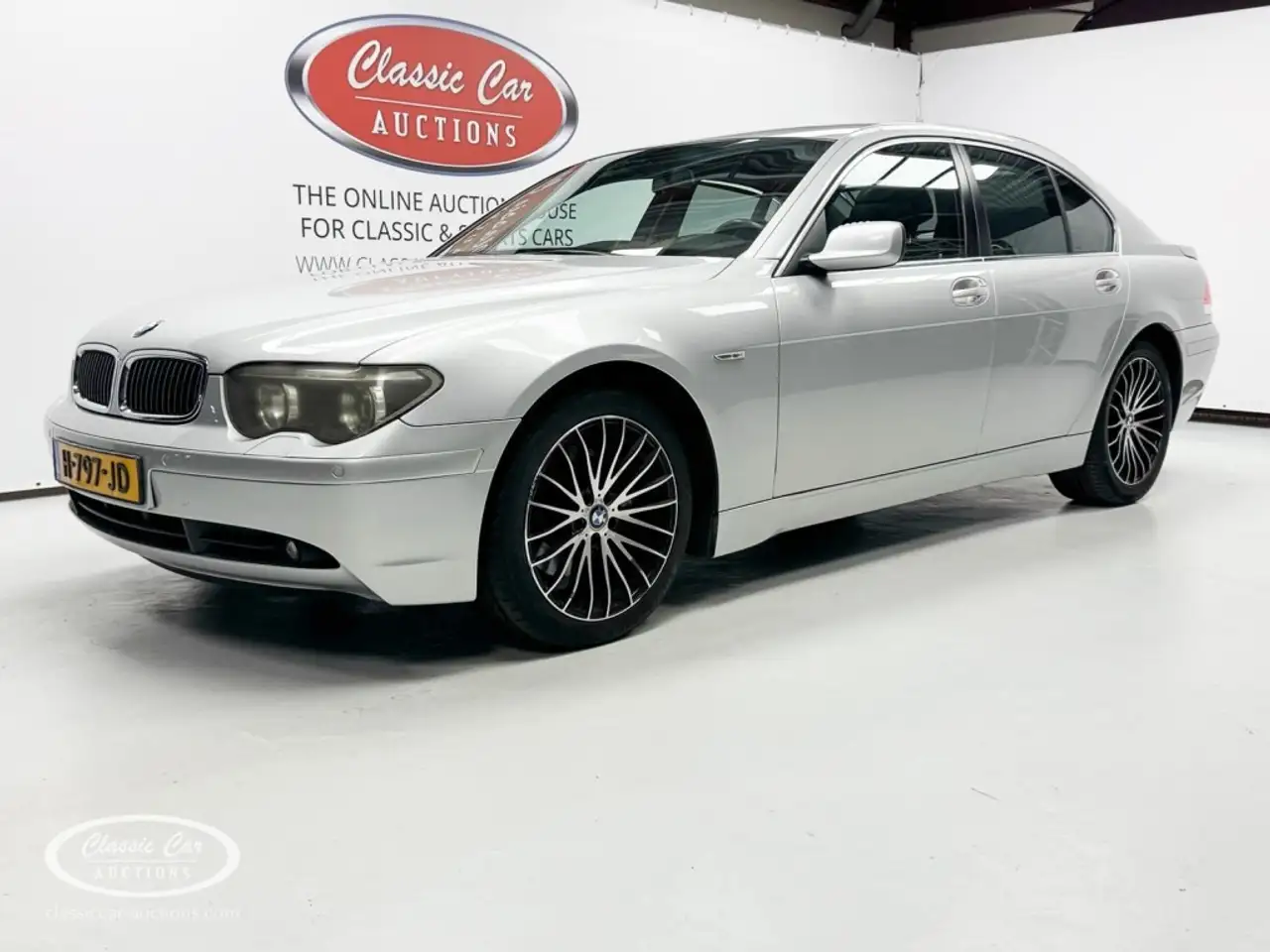 BMW 745