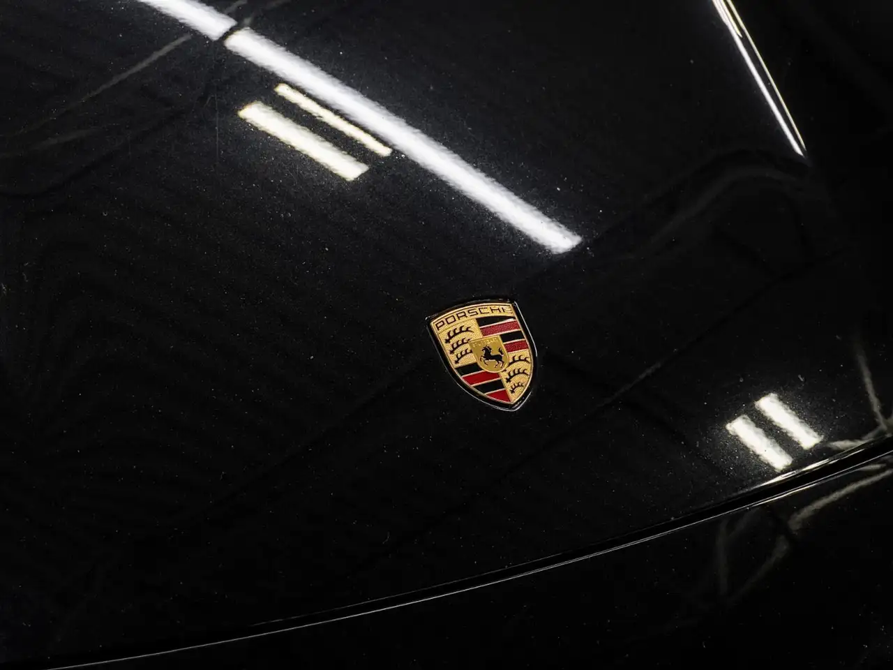 Porsche Taycan снимка Porsche Taycan