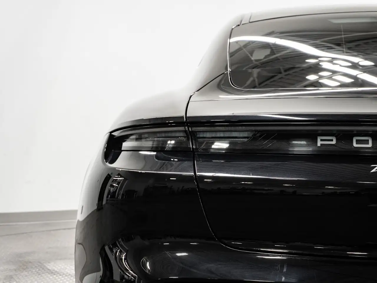 Porsche Taycan снимка Porsche Taycan