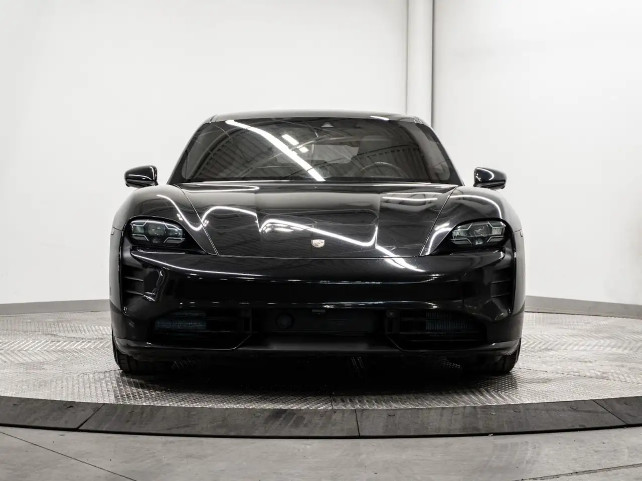 Porsche Taycan снимка Porsche Taycan