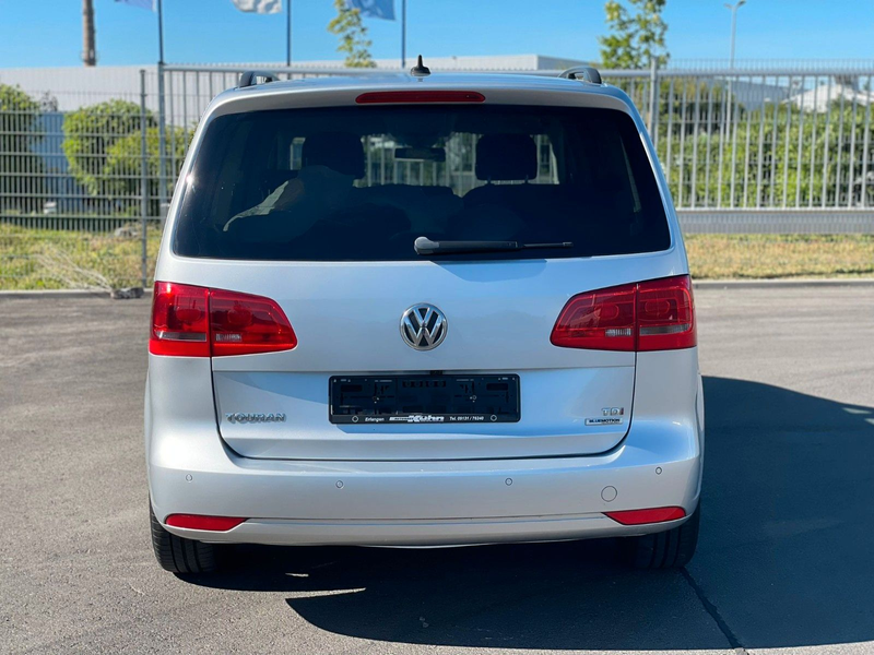 Volkswagen Touran 1,6 DSG Navi Kamera SH 2.Hand — photo 6