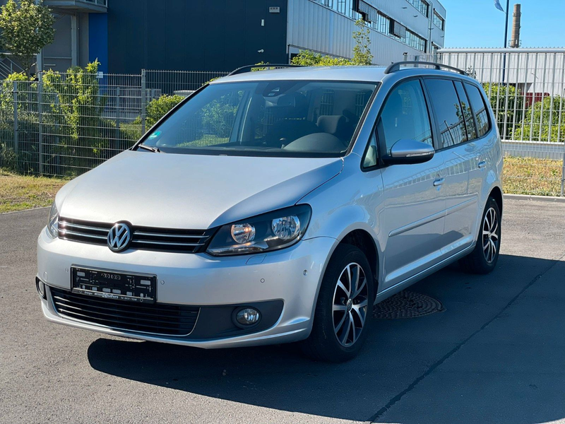 Volkswagen Touran 1,6 DSG Navi Kamera SH 2.Hand — photo 2