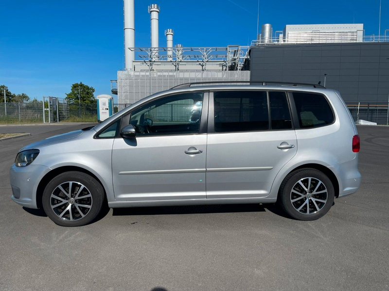 Volkswagen Touran 1,6 DSG Navi Kamera SH 2.Hand — photo 8