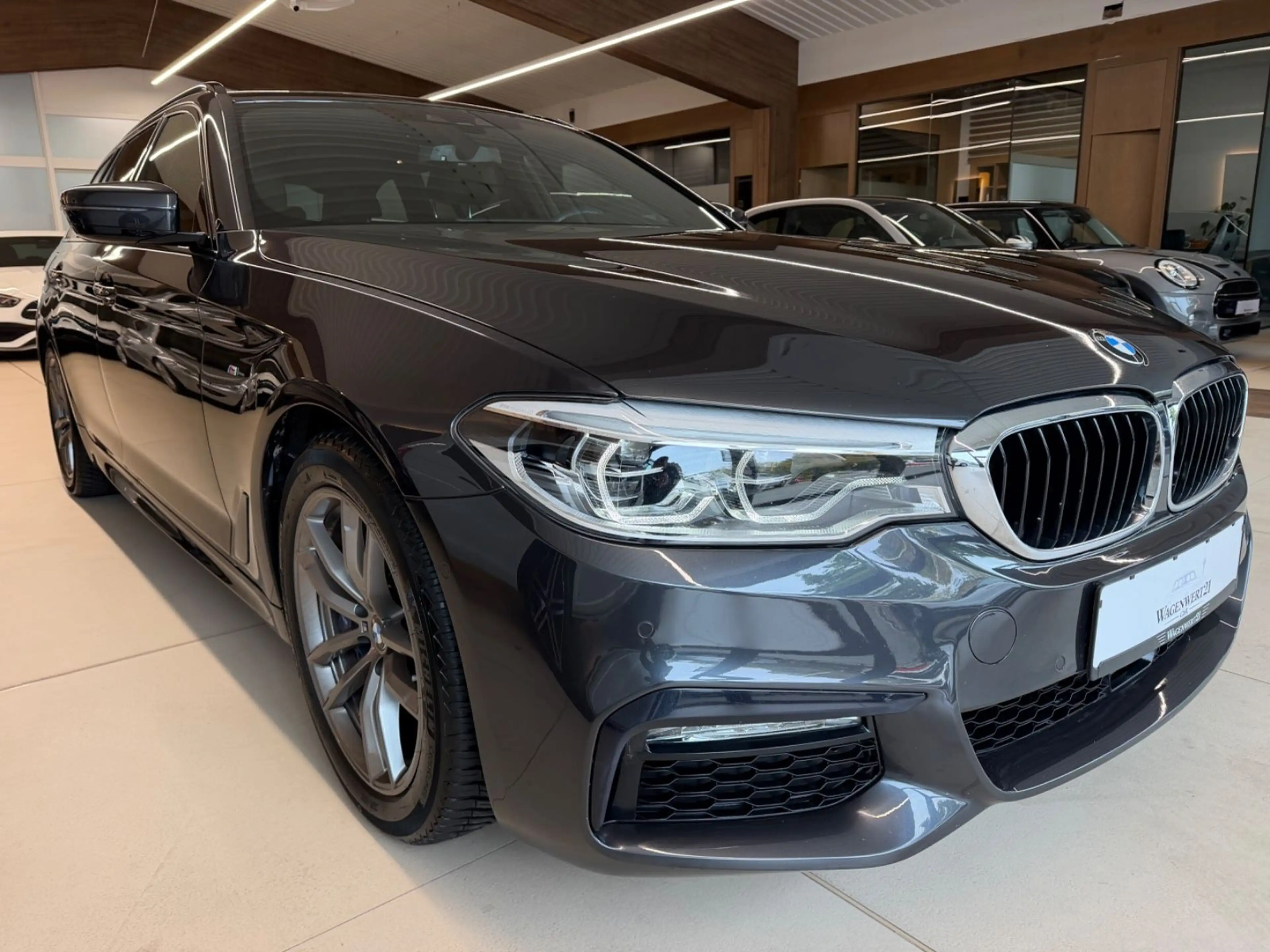 BMW 530 d Touring xDrive M Sport Paket Head Up — photo 3