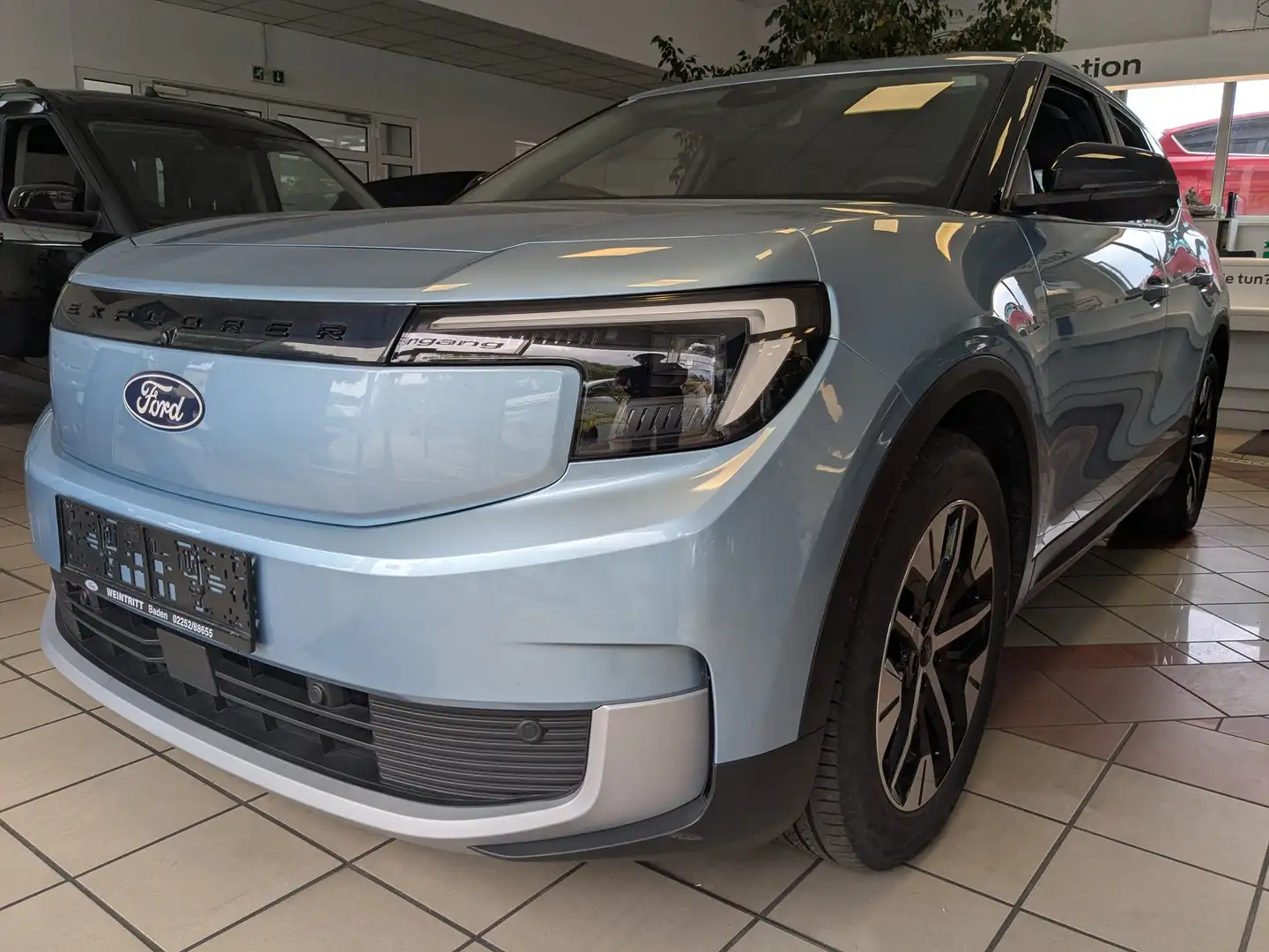 Ford Explorer RWD - 1