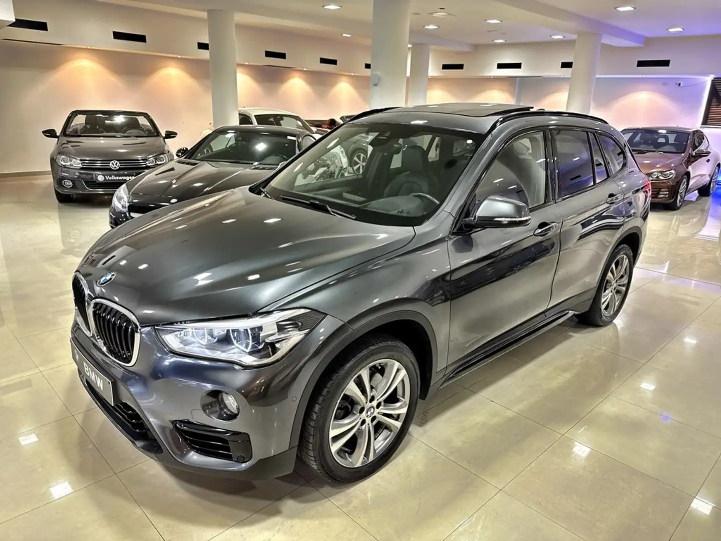 BMW X1 xDrive 20dA Gris - 1
