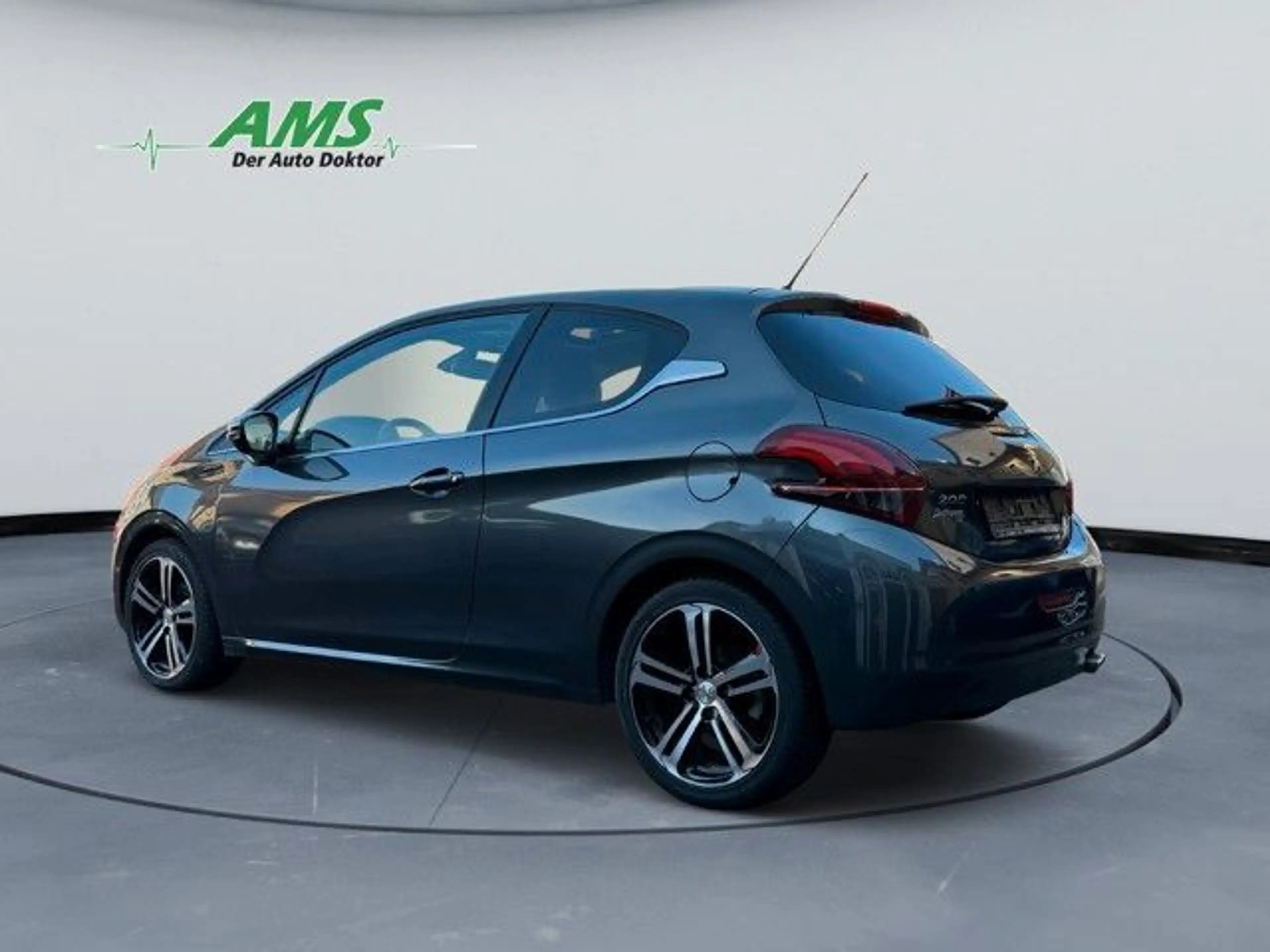 Peugeot 208 Allure GT-Line — photo 5