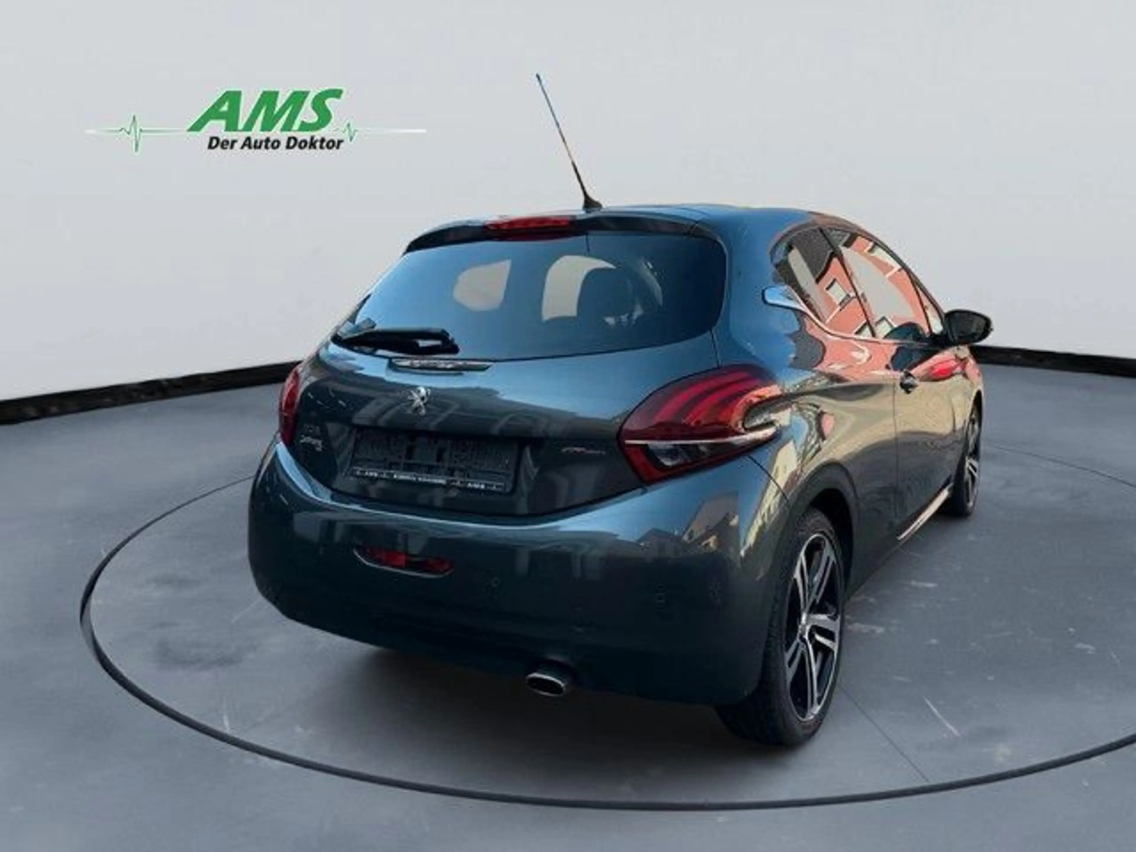Peugeot 208 Allure GT-Line — photo 9