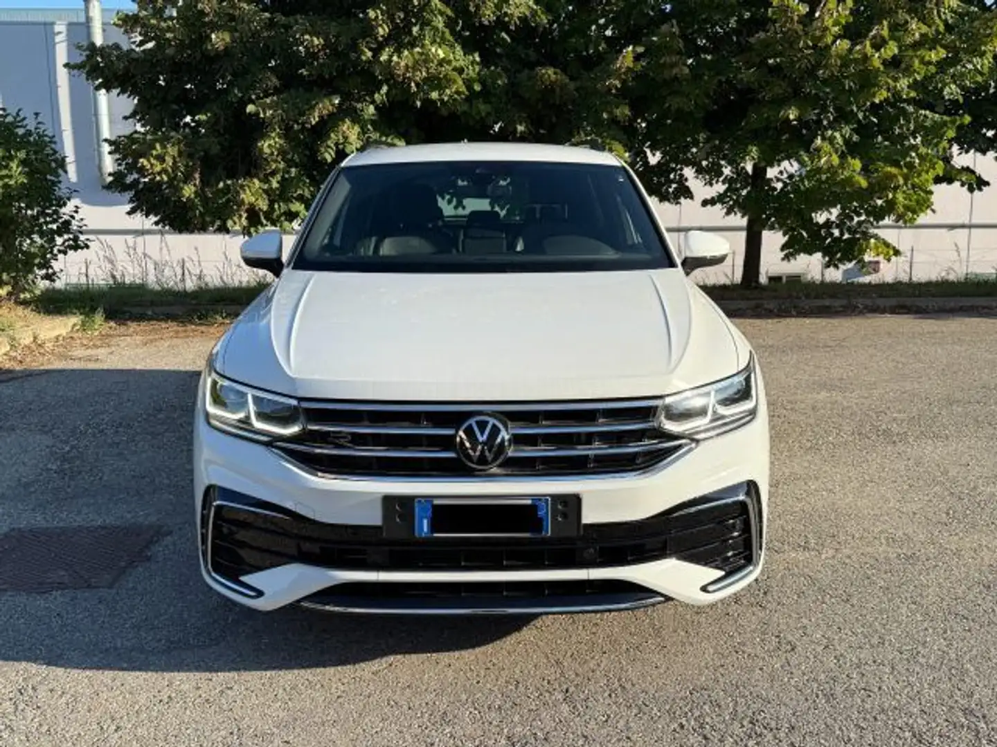 Volkswagen Tiguan 2.0 TDI 150 CV SCR DSG 4MOTION R-Line Wit - 2