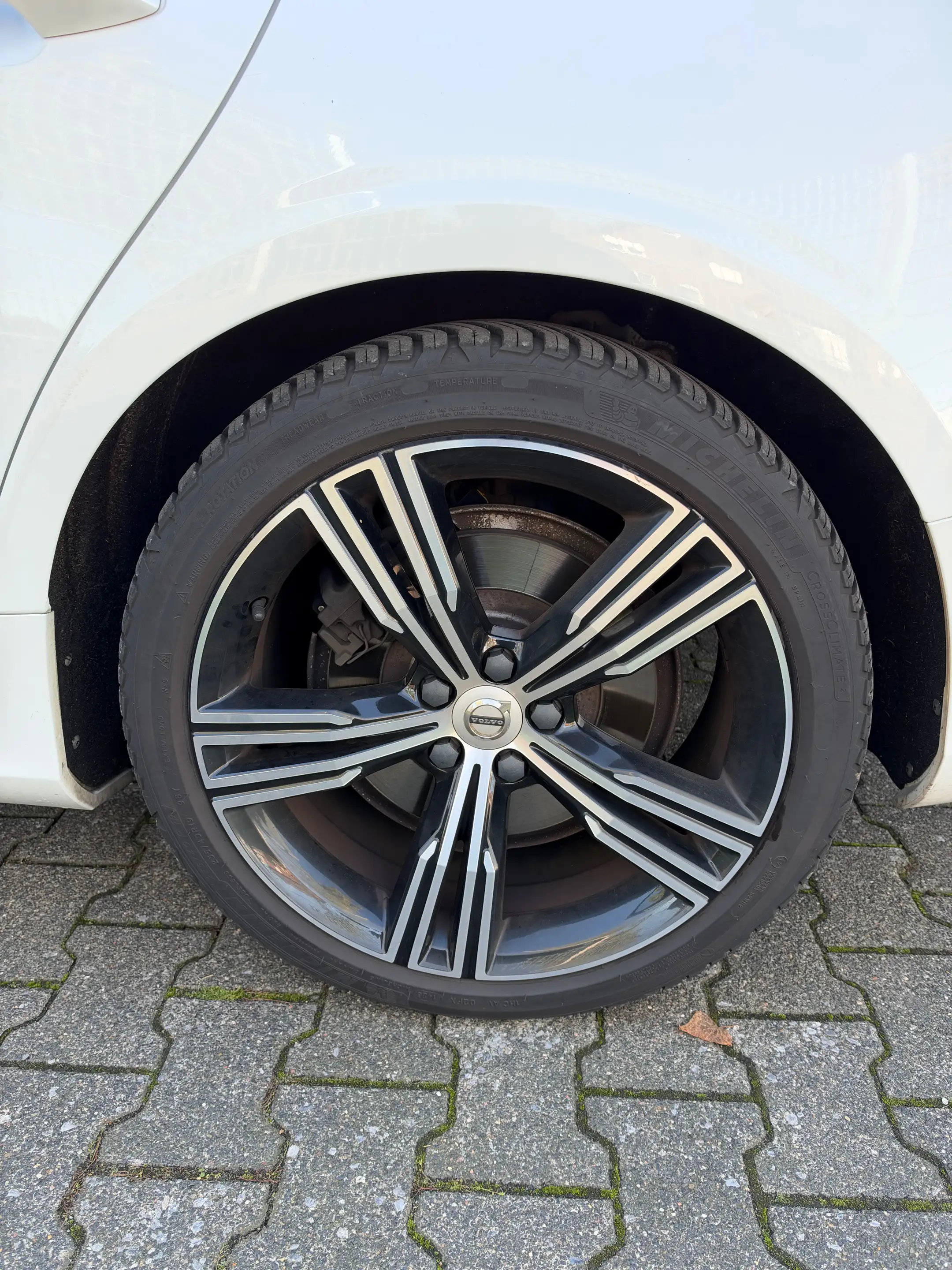 Volvo V60 Inscription AWD — photo 11