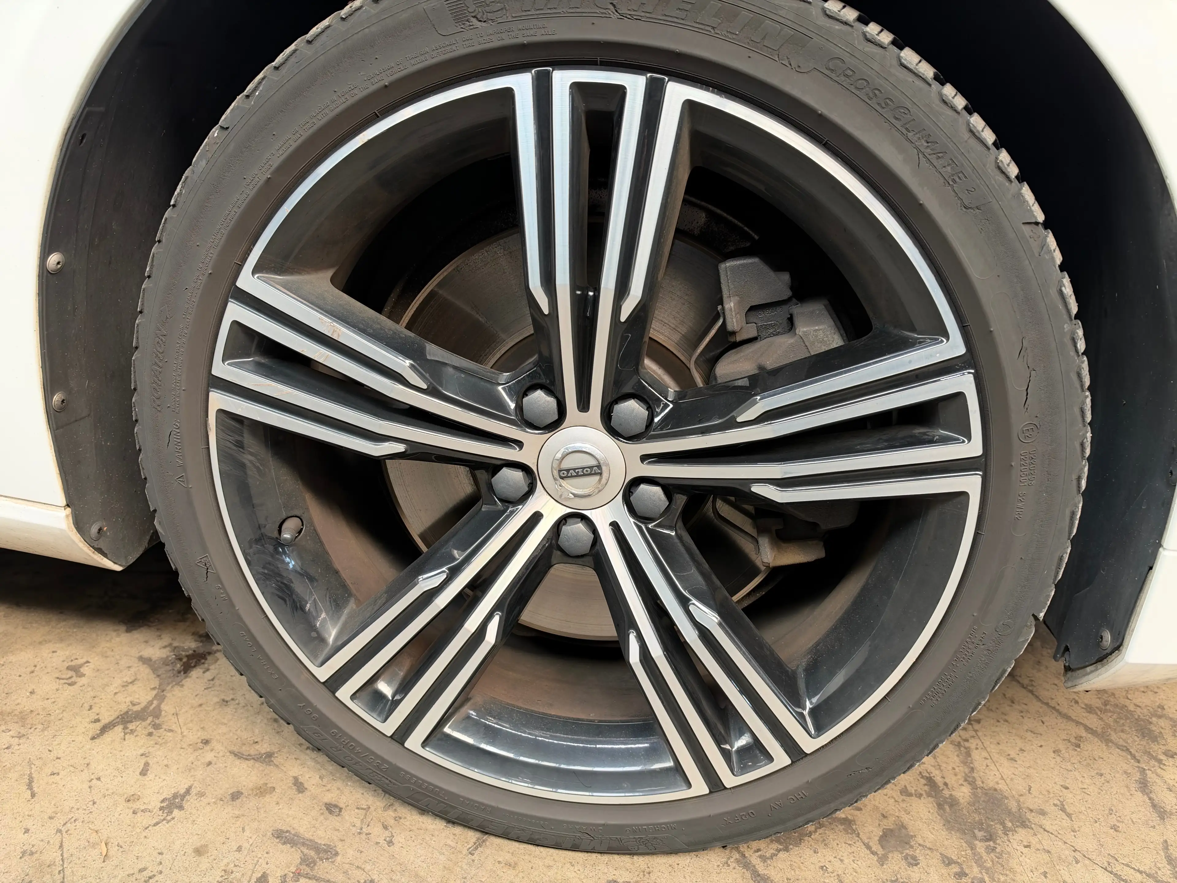 Volvo V60 Inscription AWD — photo 12