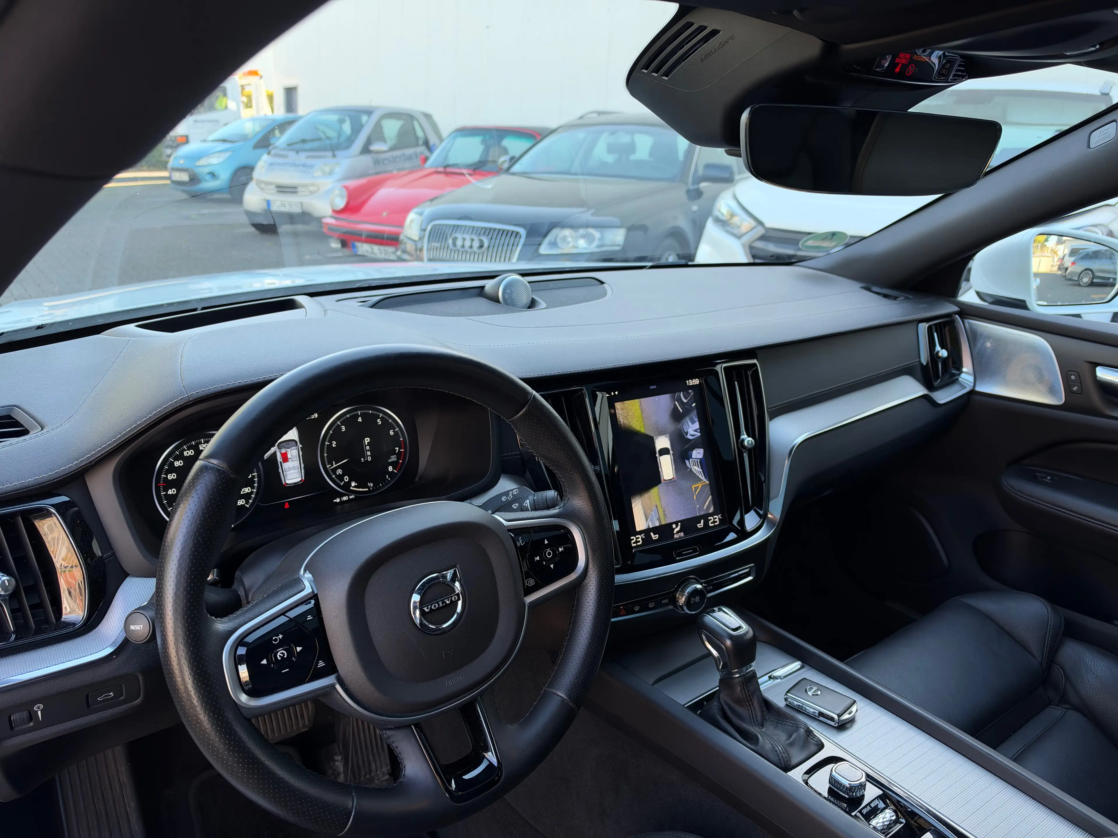 Volvo V60 Inscription AWD — photo 9
