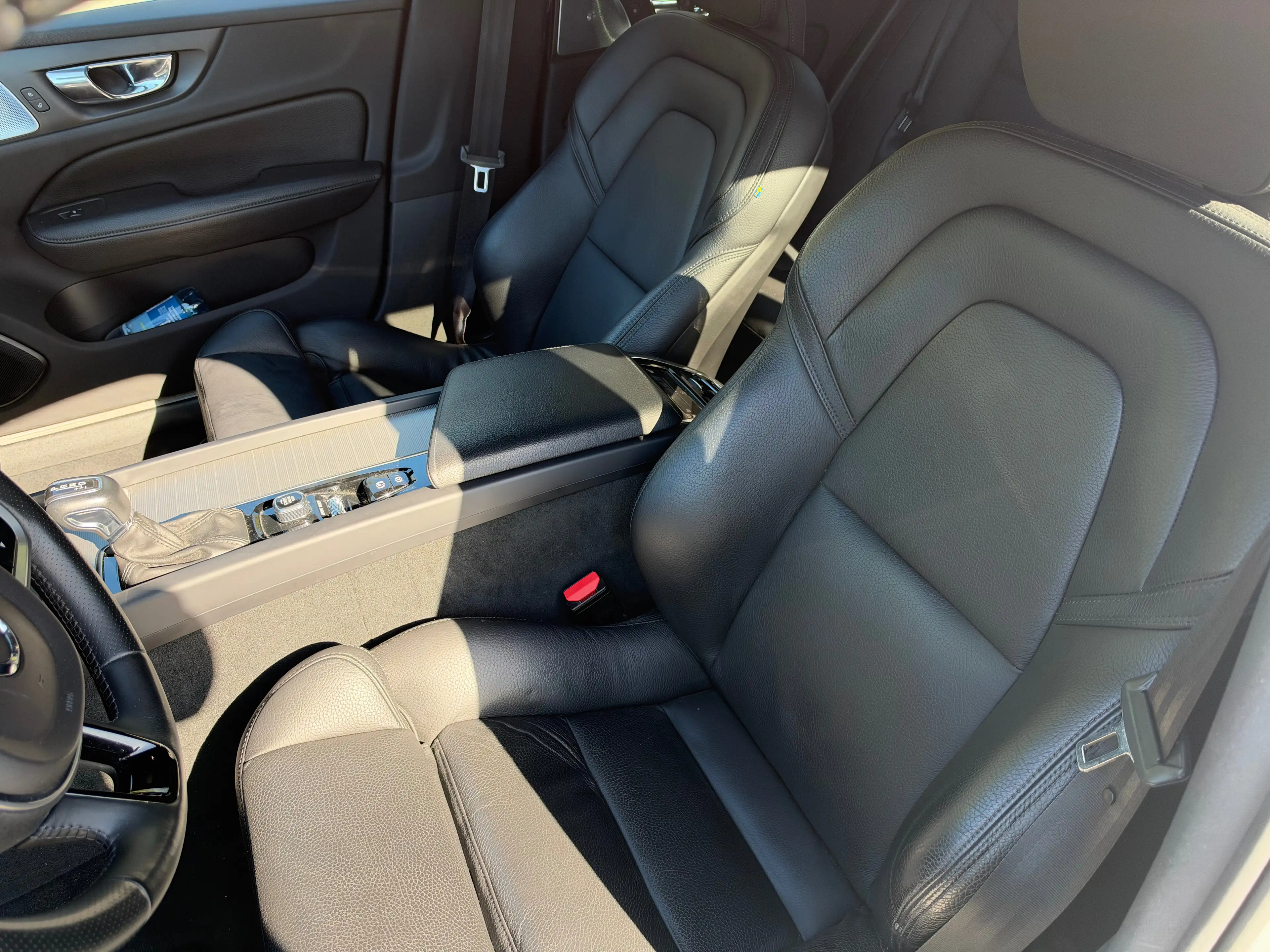 Volvo V60 Inscription AWD — photo 7