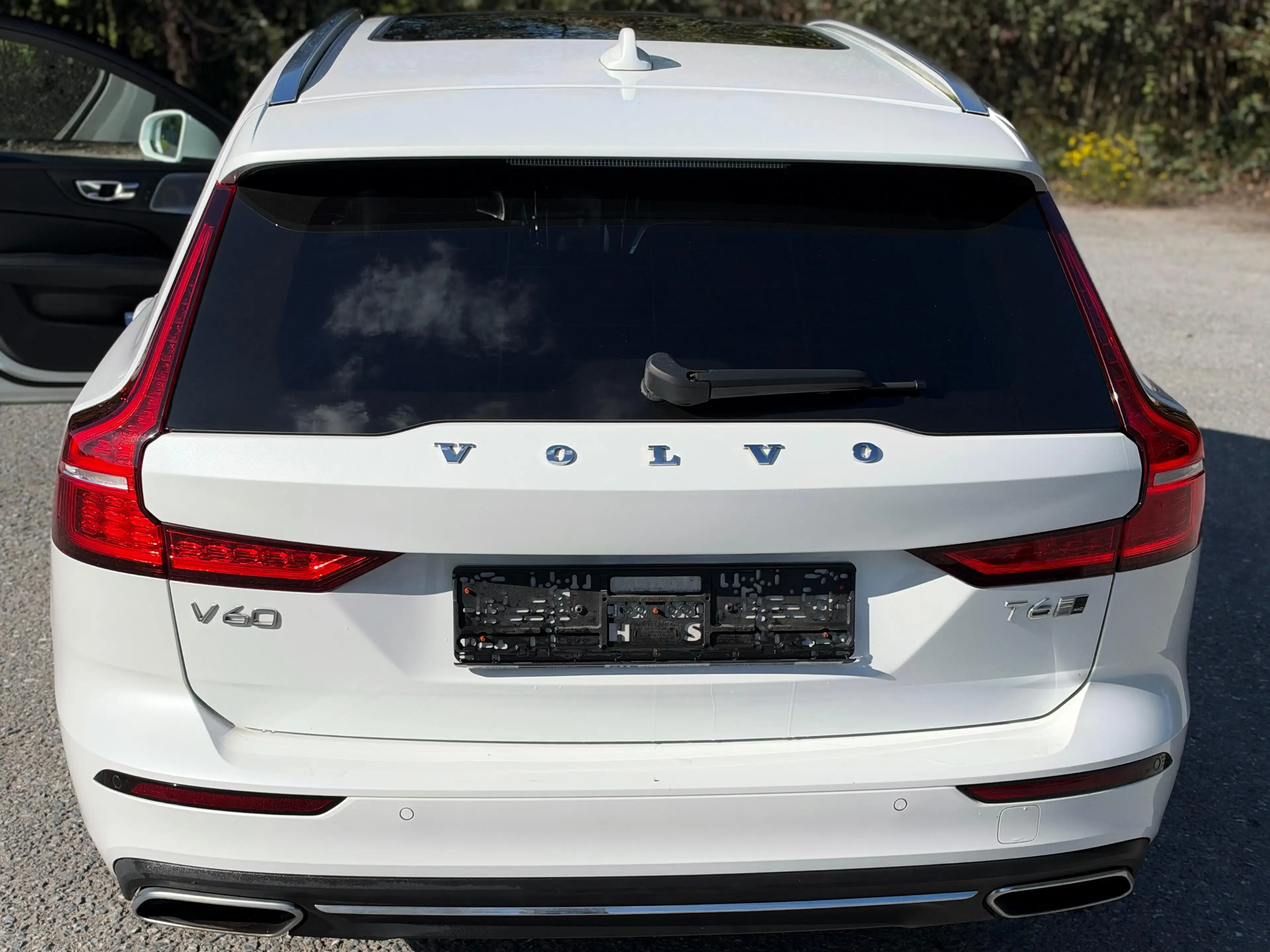 Volvo V60 Inscription AWD — photo 3