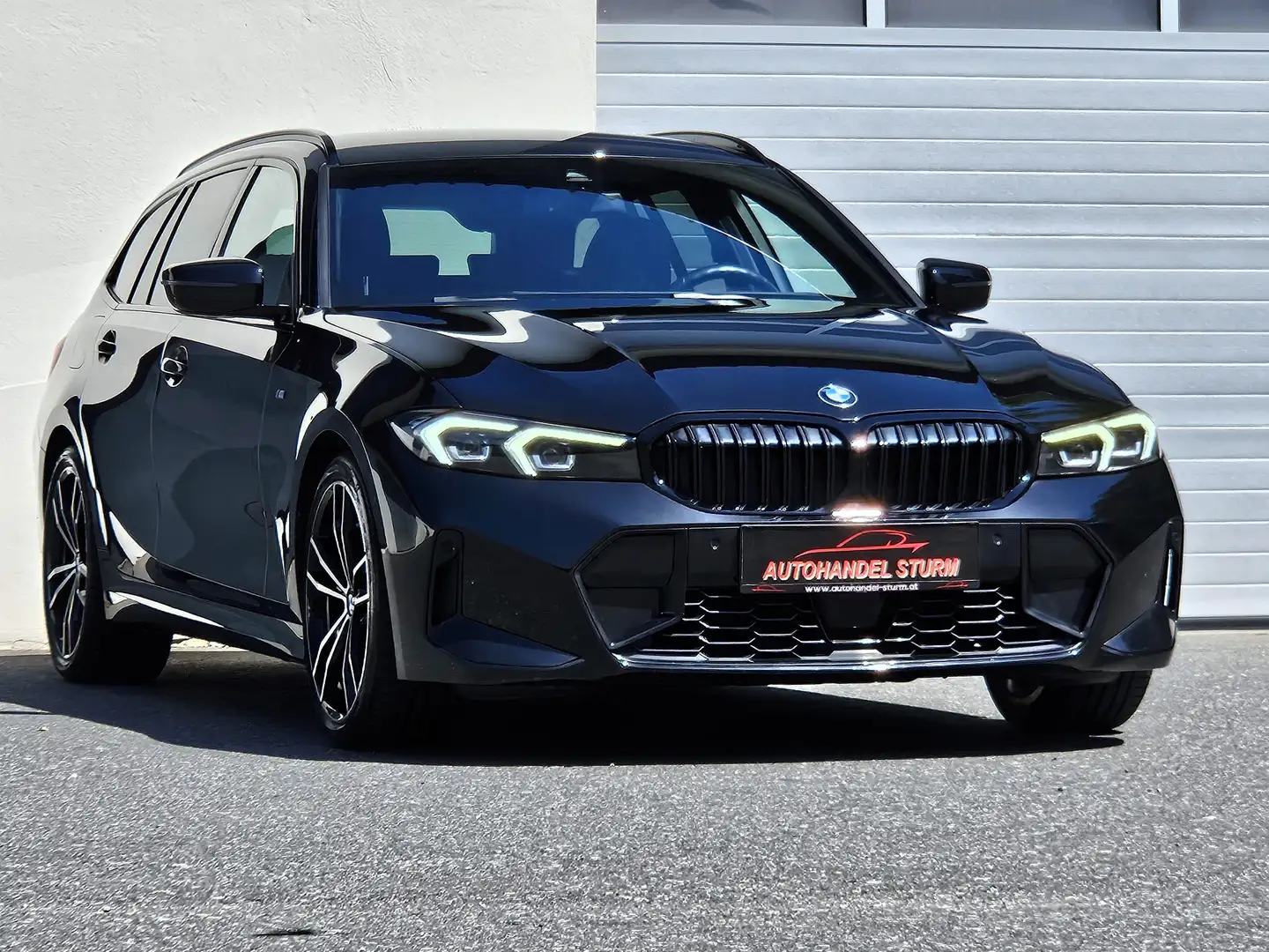 BMW 320 320d xDrive M Sport Touring Aut. *M Shadow Line* Schwarz - 2