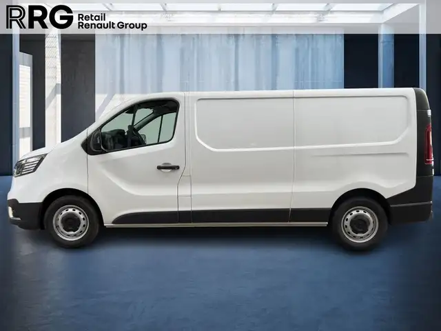 Renault Trafic view 2