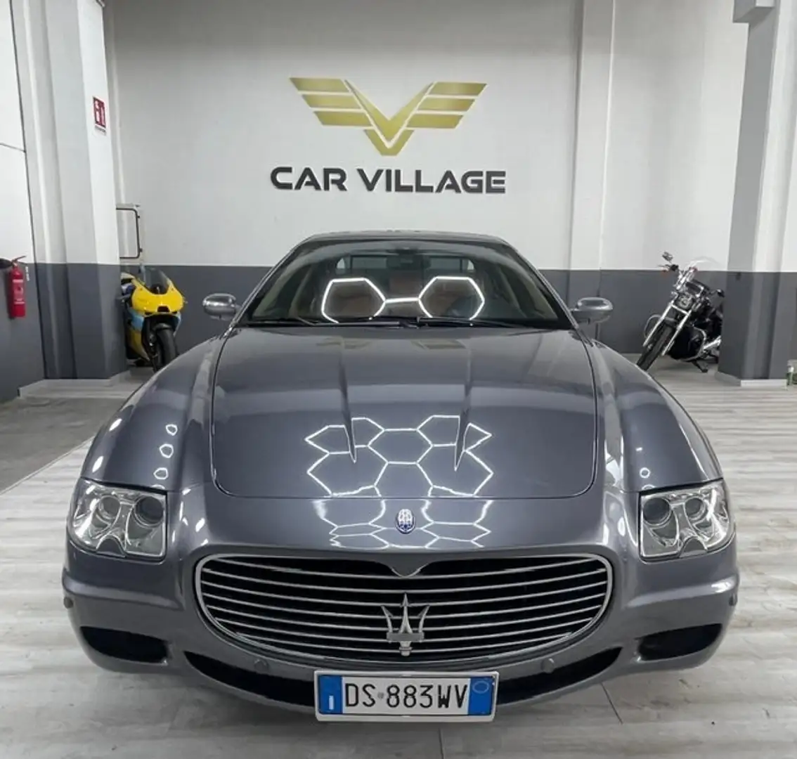Maserati Quattroporte Quattroporte 4.2 V8 Duoselect Grau - 1