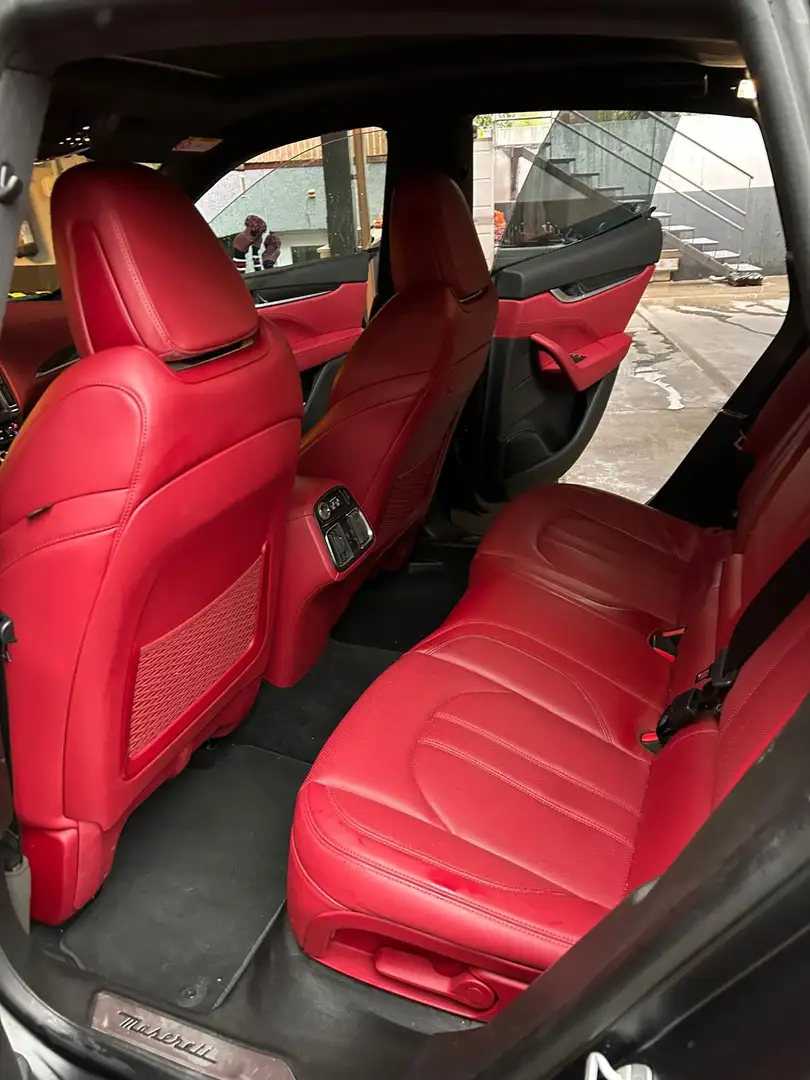 Maserati Levante 430 S Aut 5 4x4 Negro - 2