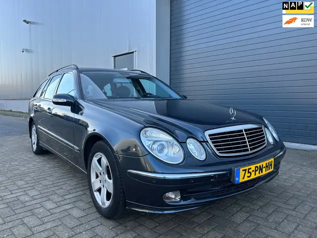 Mercedes-Benz E 240 Combi V6 Avantgarde AUT