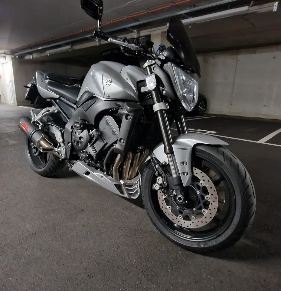 Yamaha FZ 1