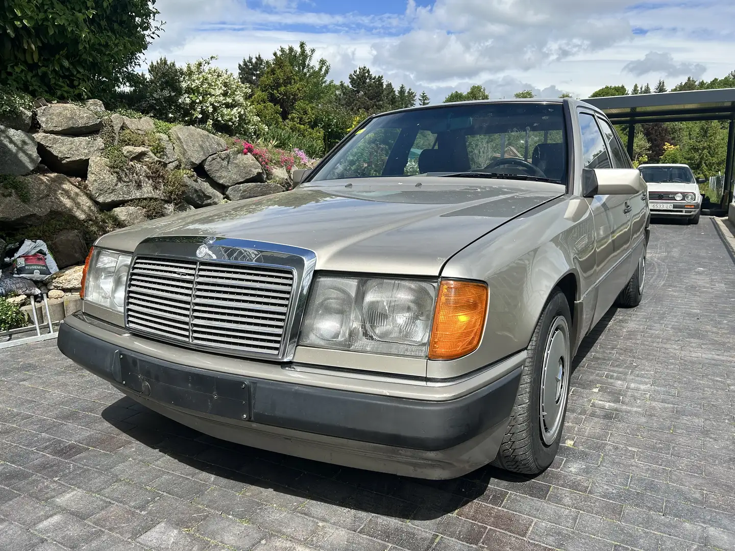 Mercedes-Benz E 300 D - 1