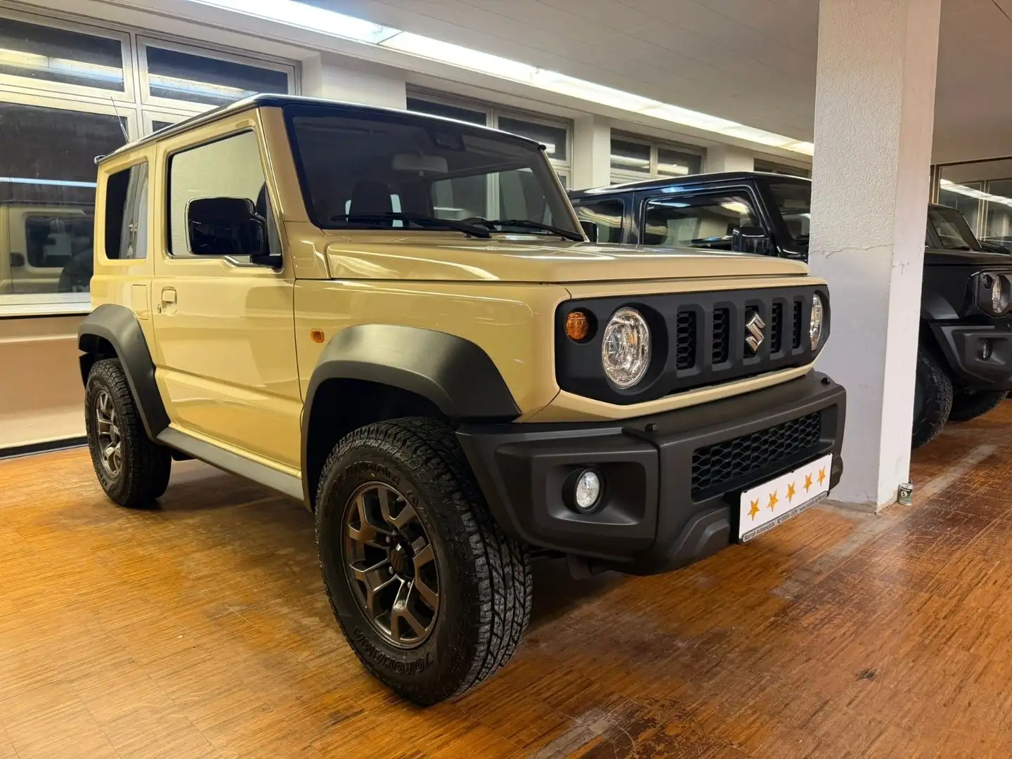 Suzuki Jimny 1.5 ALLGRIP Comfort PLUS 215er REIFEN AHK Beige - 2