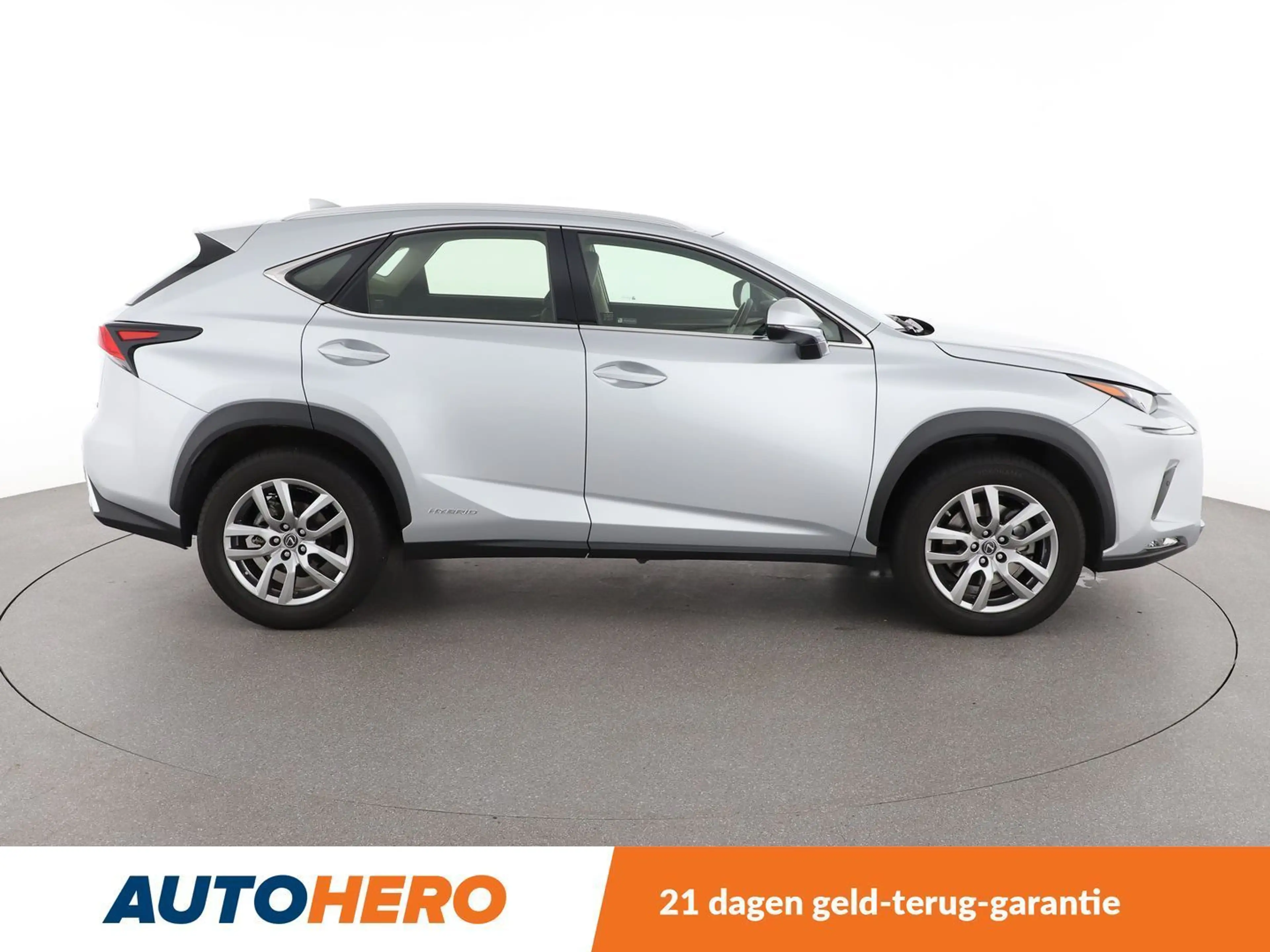 Lexus NX 300h NX 300h E-Four Executive Line — photo 7