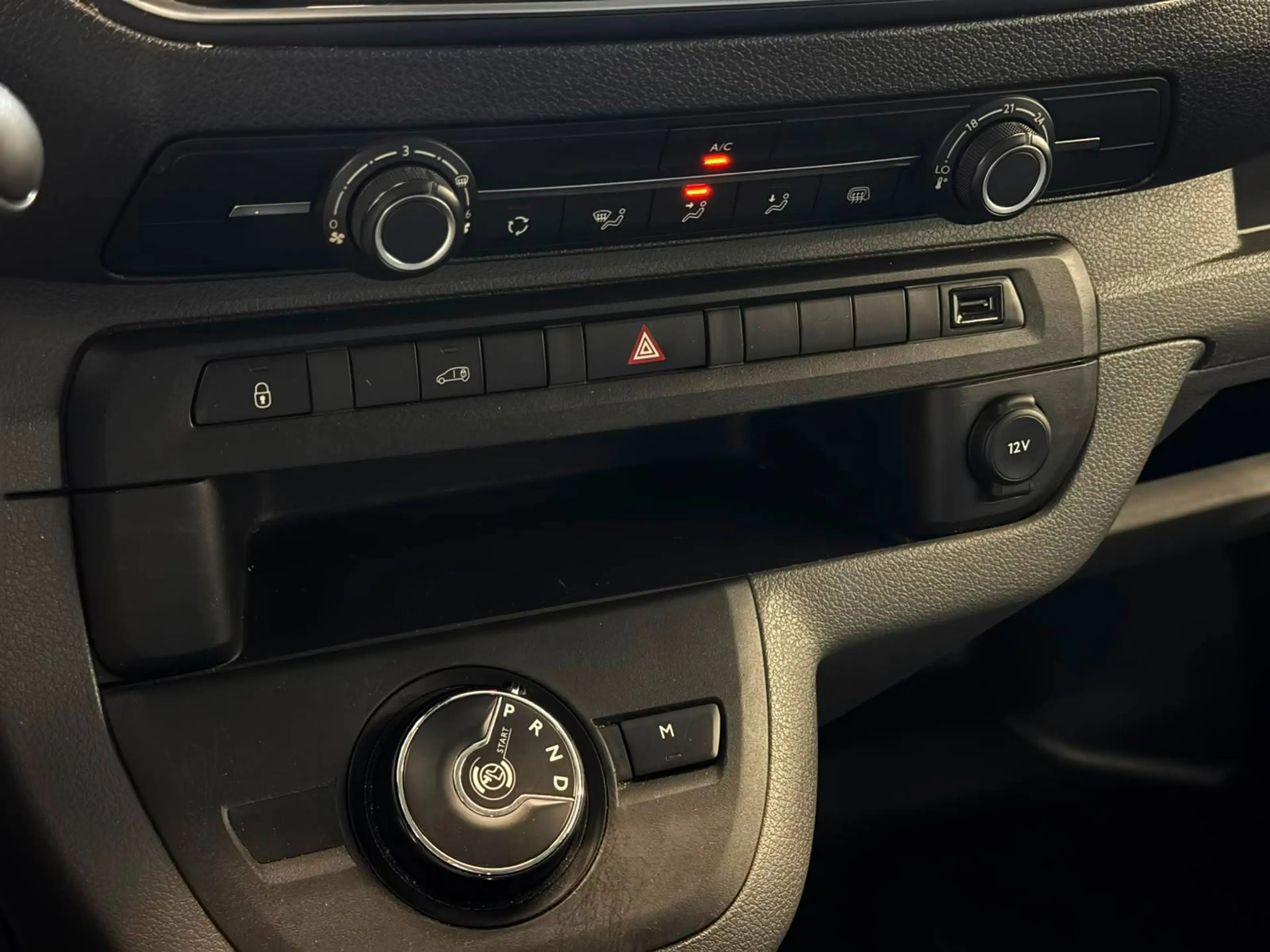 Peugeot Expert 2.0 BlueHDi L2 Asphalt - Carplay/Navi/Cruise — photo 13