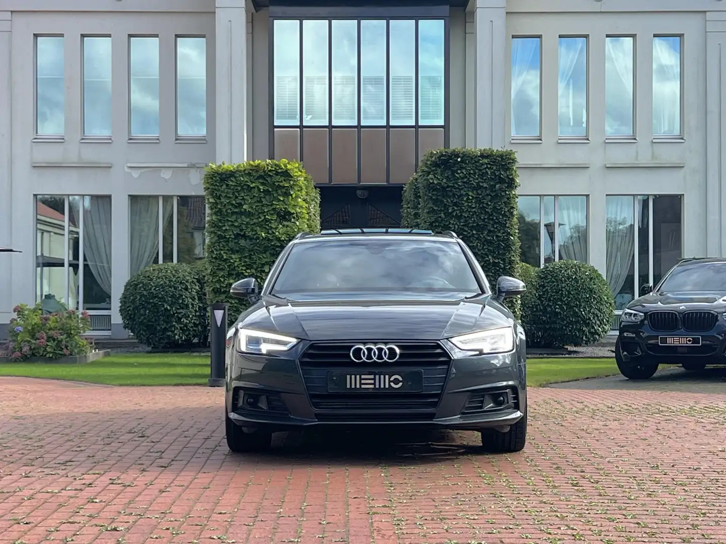 Audi A4 Avant 40 TFSI Sport S line black edition Grijs - 2