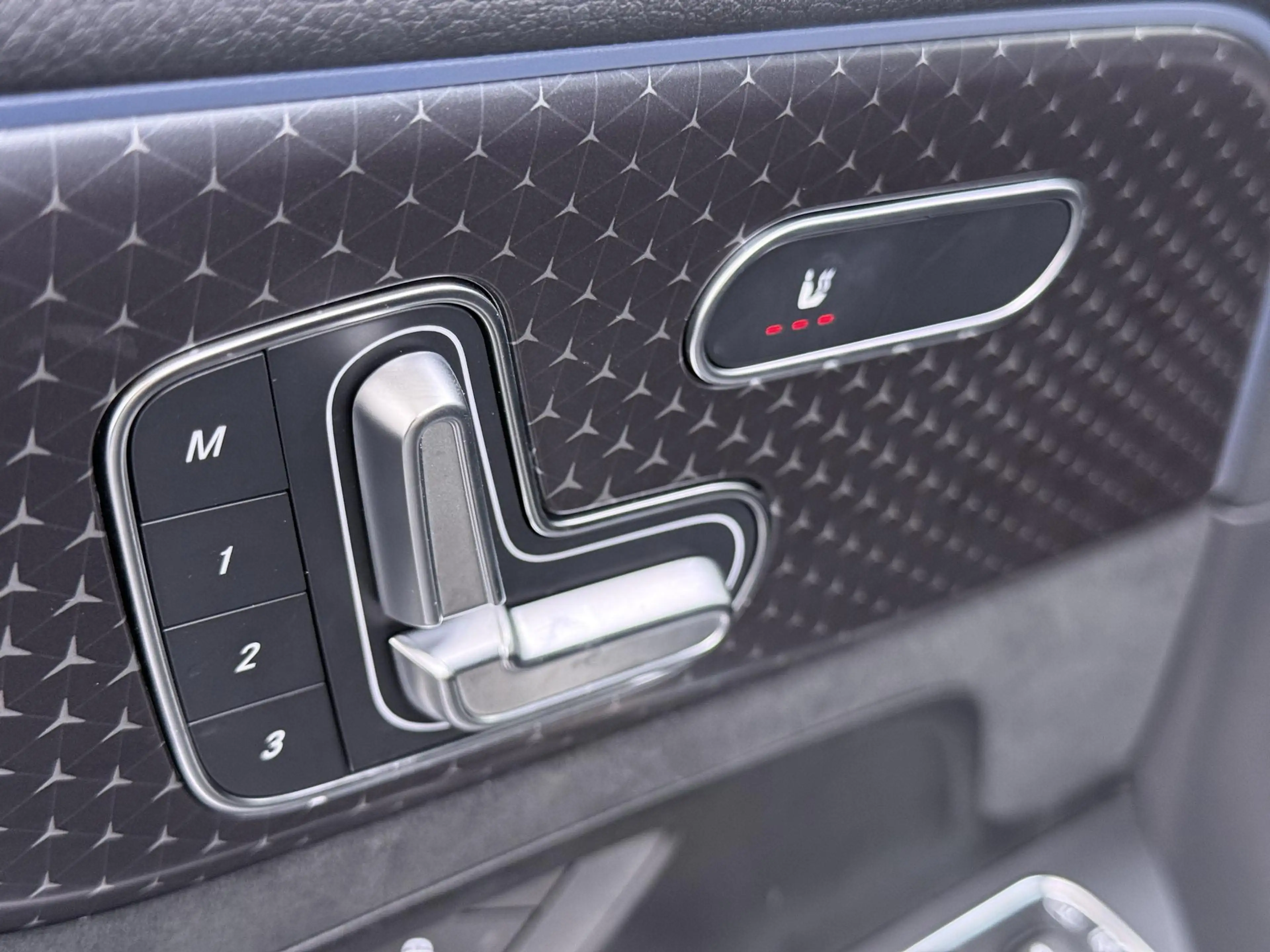 Mercedes-Benz EQB 250 250+ AMG Line 71 kWh | 20" AMG Velgen | Burmester — photo 6