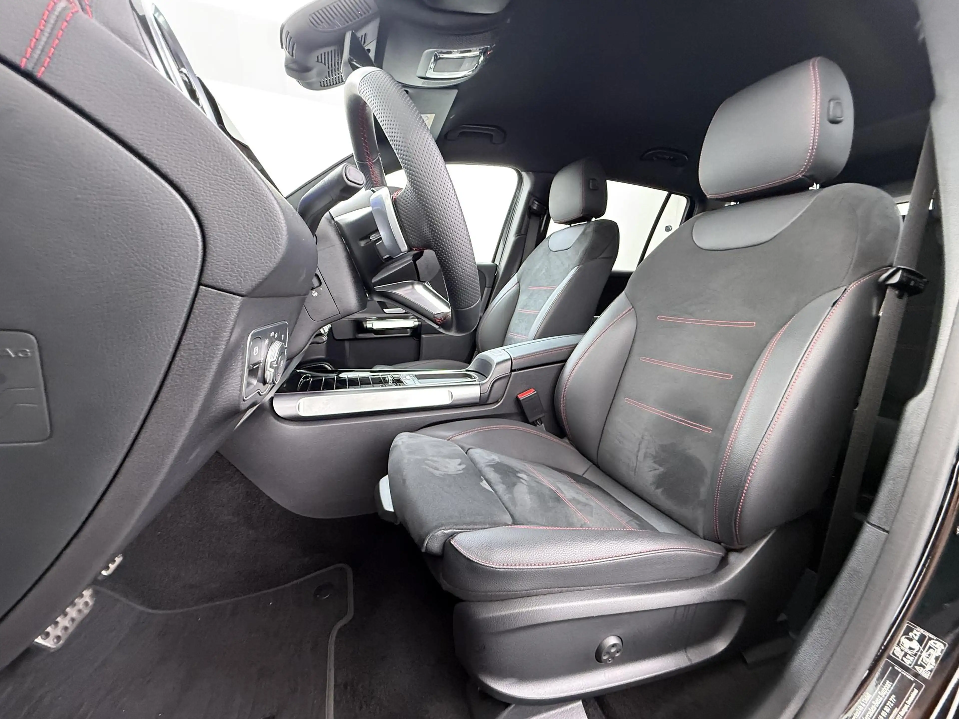 Mercedes-Benz EQB 250 250+ AMG Line 71 kWh | 20" AMG Velgen | Burmester — photo 2
