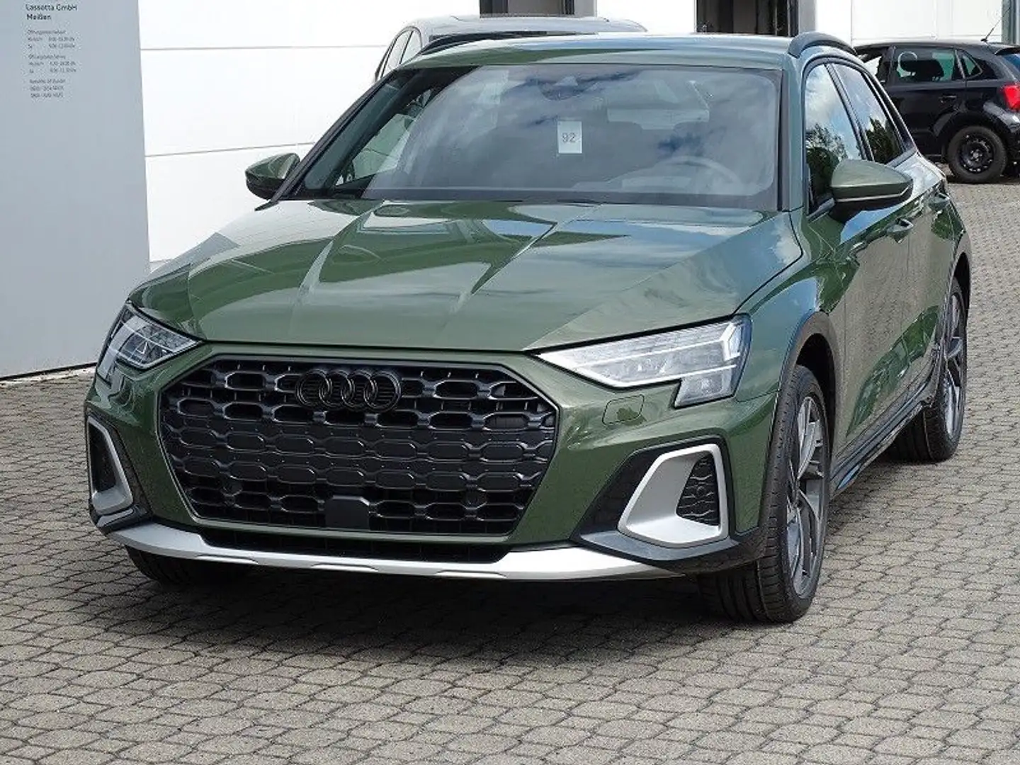 Audi A3 allstreet 35 TFSI S-tronic - "SONOS" Grün - 2