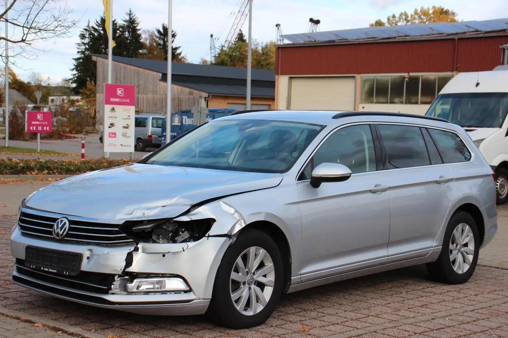 Volkswagen Passat Variant 2.0 TDI # LED # Navi # Massagesit Silber - 1